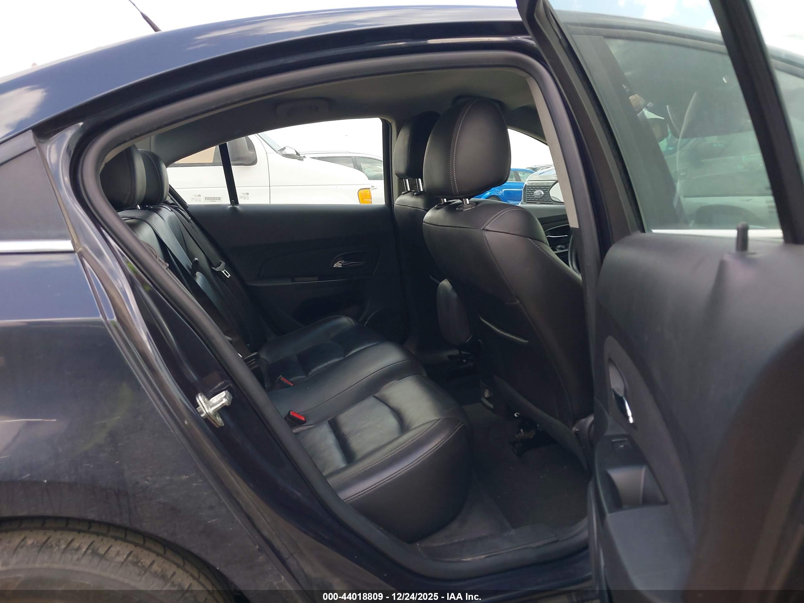 CHEVROLET CRUZE image 8