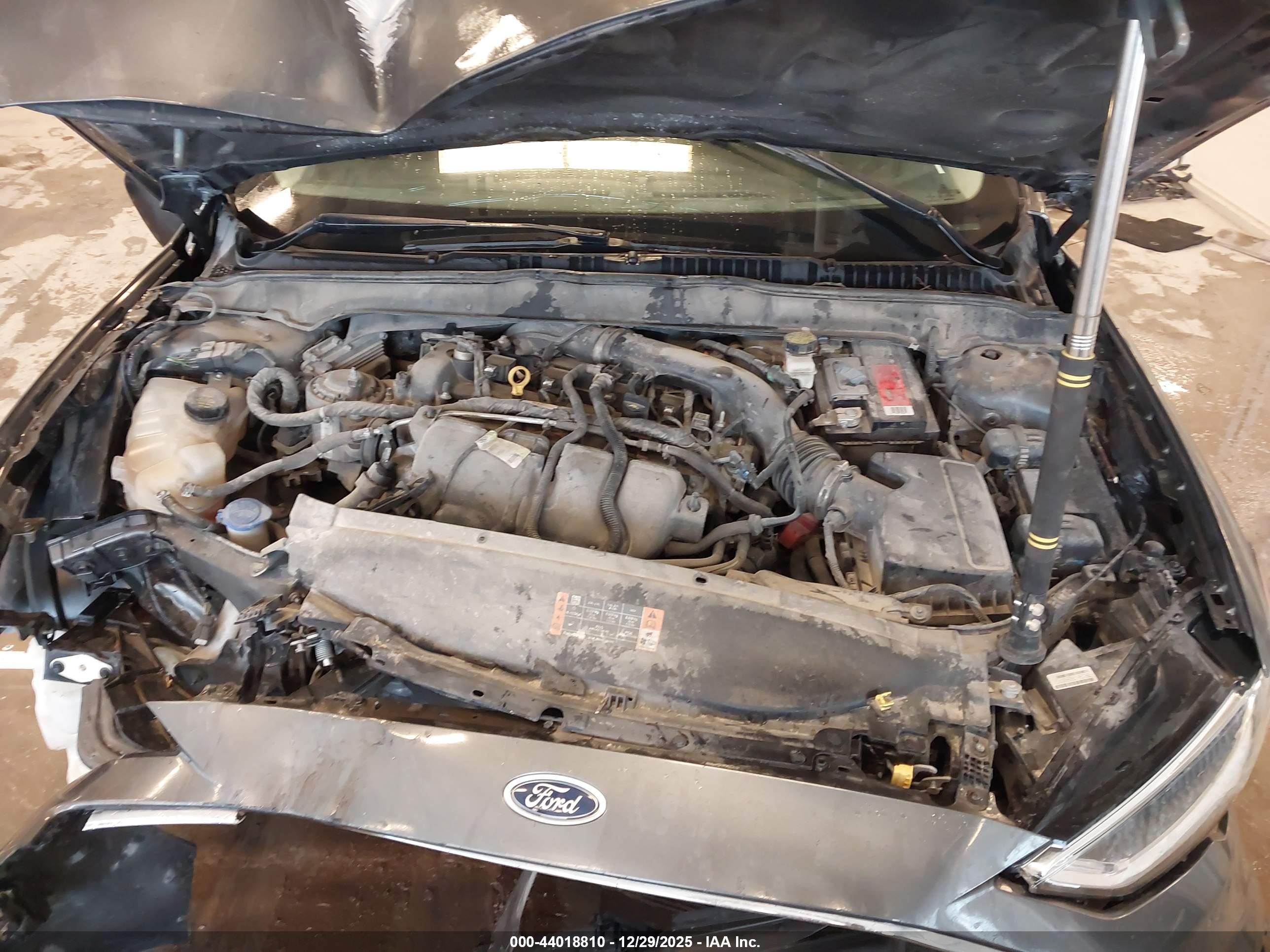 FORD FUSION image 10