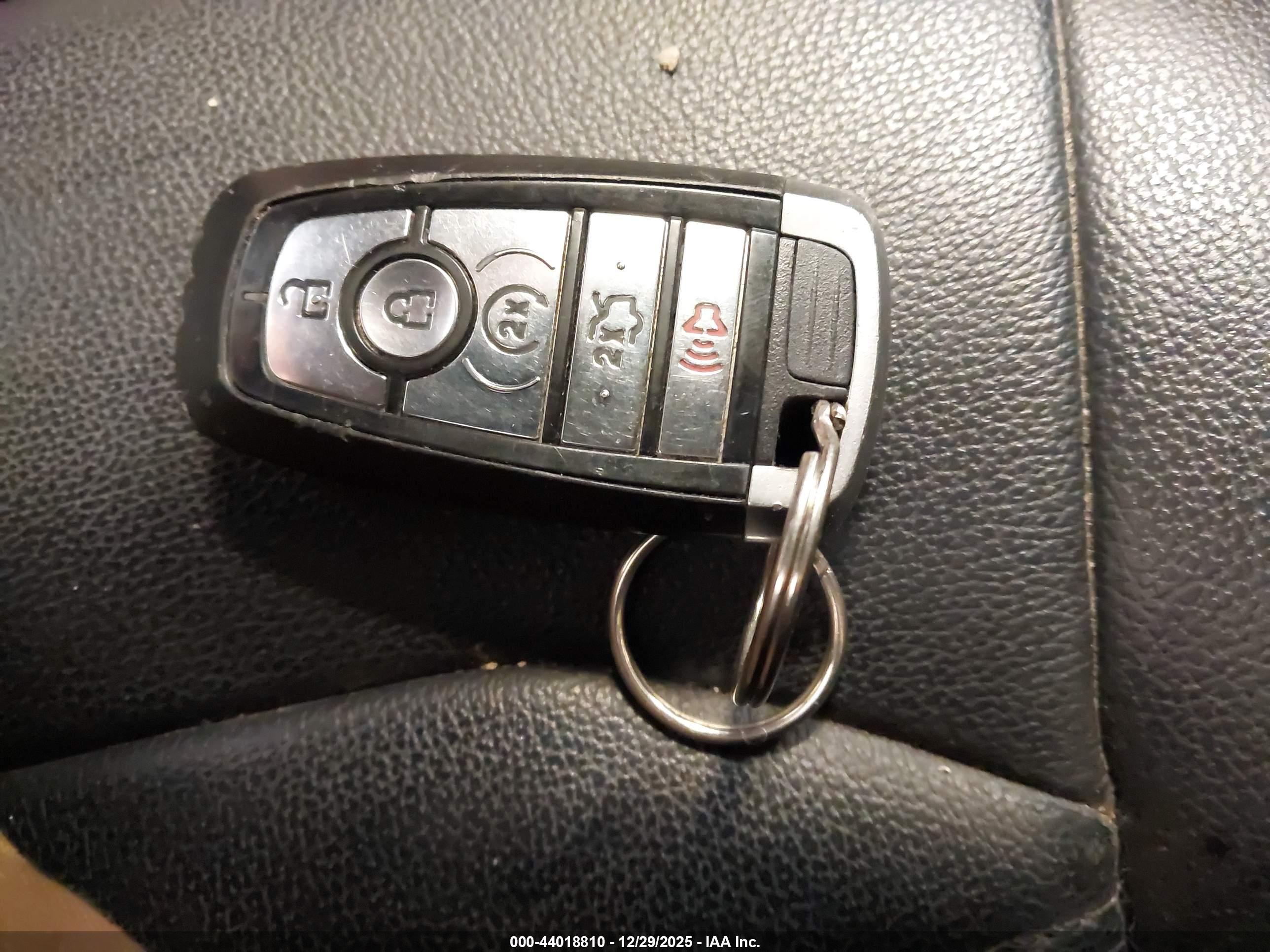 FORD FUSION image 11
