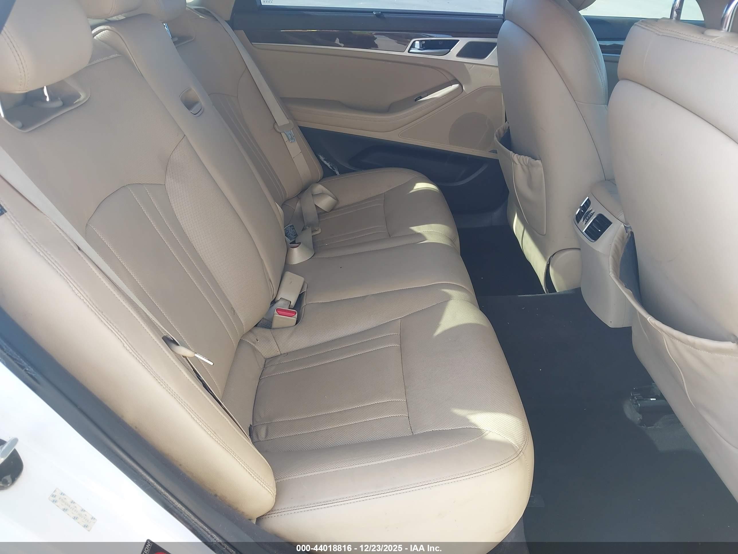 HYUNDAI GENESIS image 8