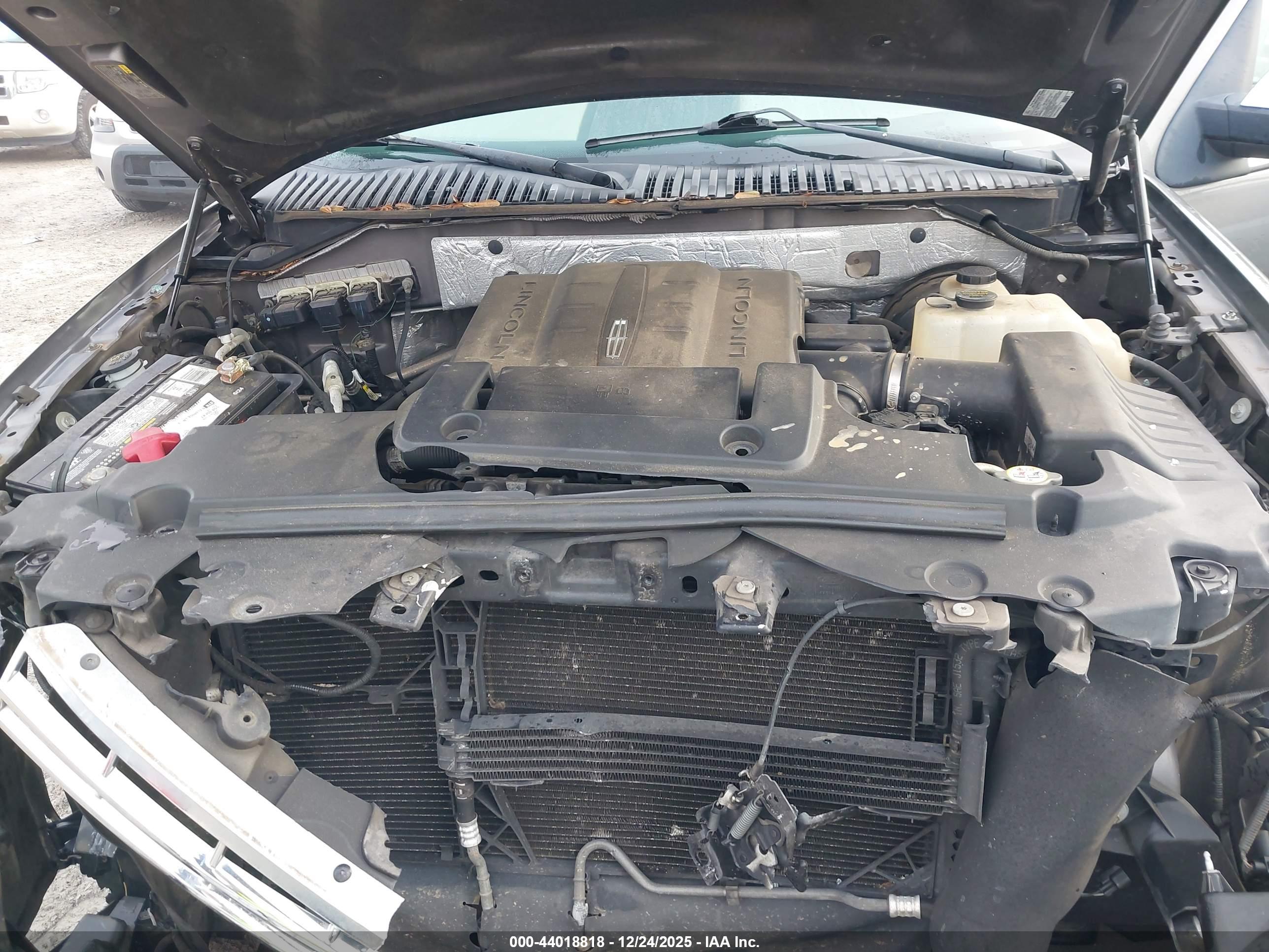 LINCOLN NAVIGATOR image 10