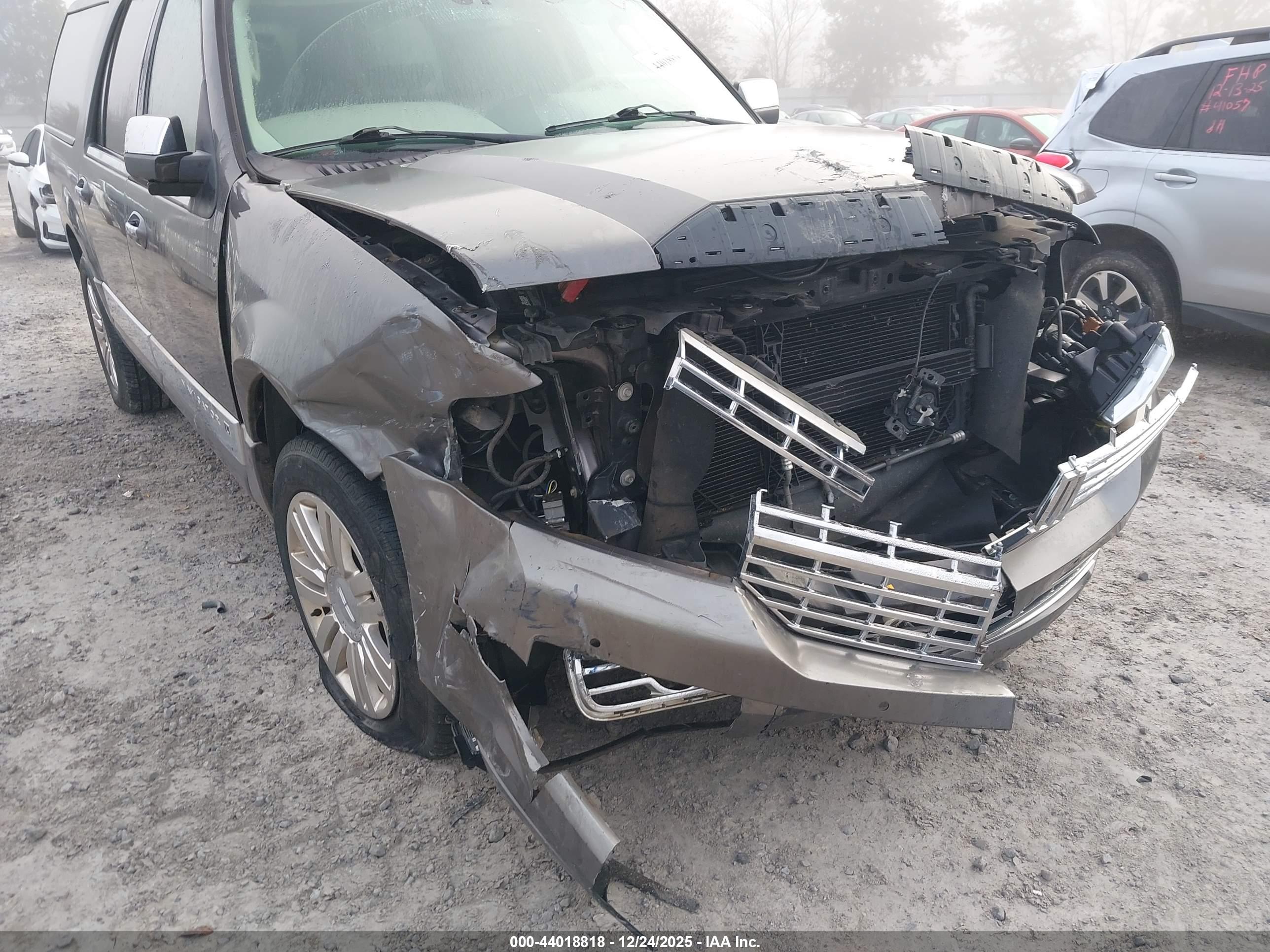 LINCOLN NAVIGATOR image 6