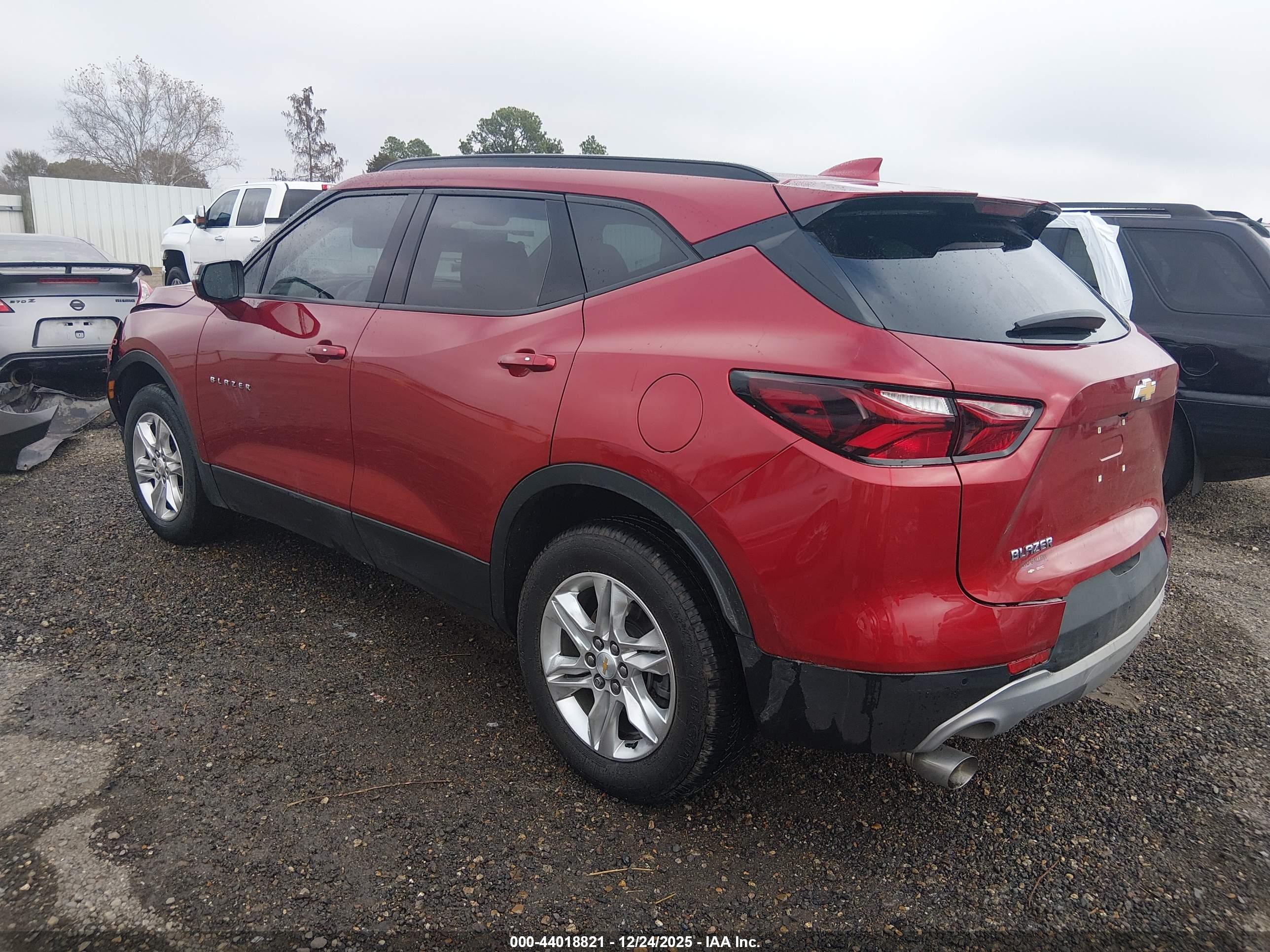 CHEVROLET BLAZER image 3