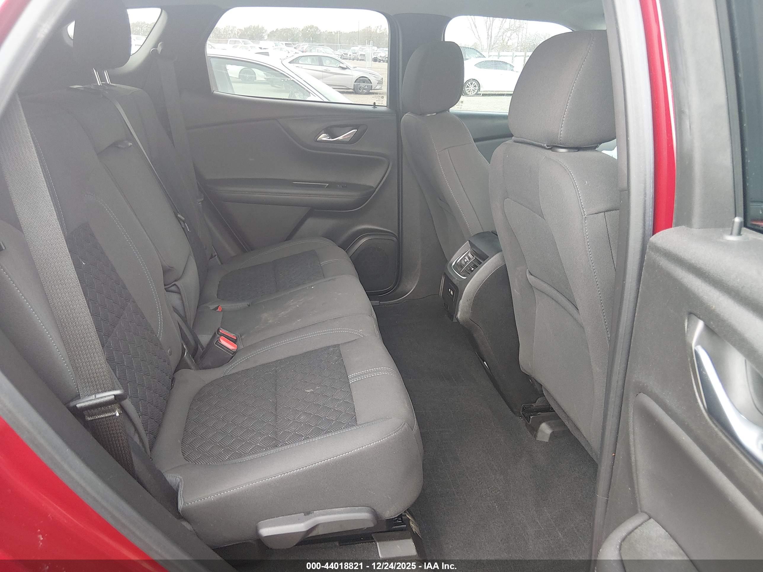 CHEVROLET BLAZER image 8