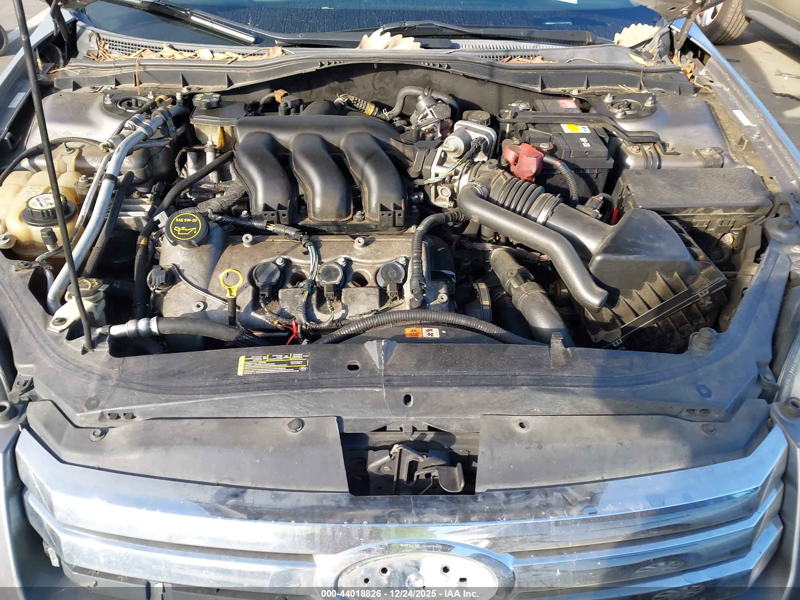 FORD FUSION image 10