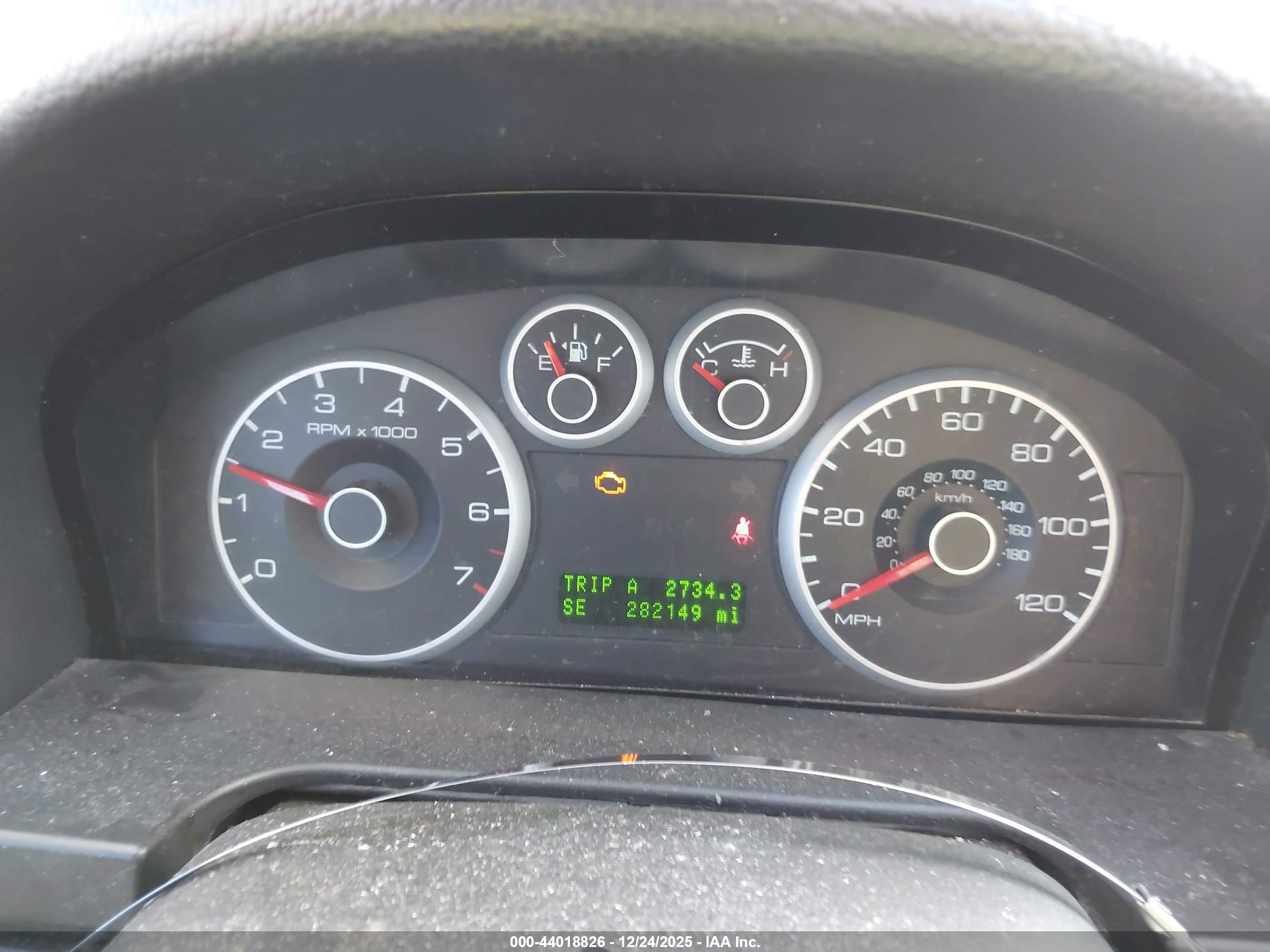 FORD FUSION image 7