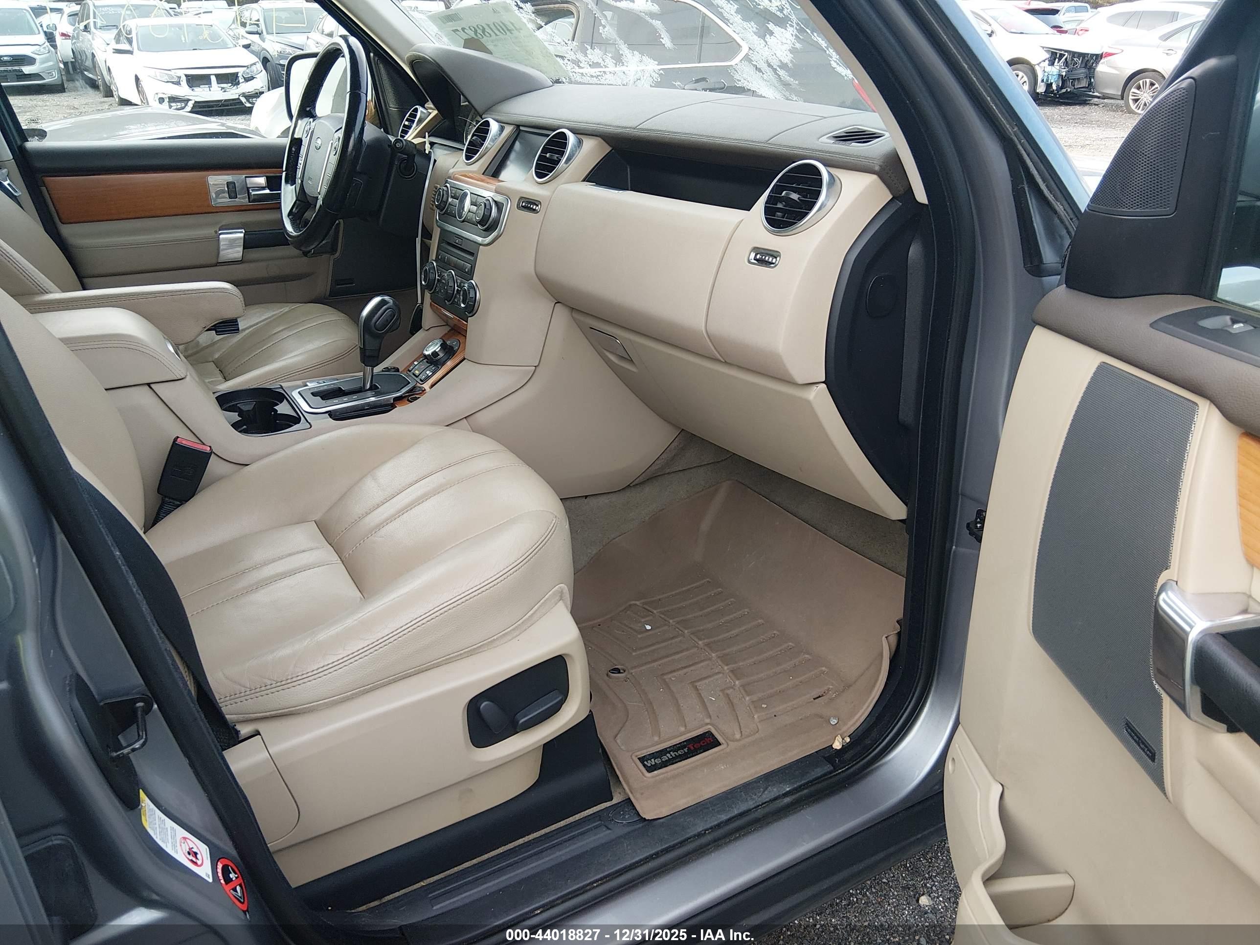 LAND ROVER image 5