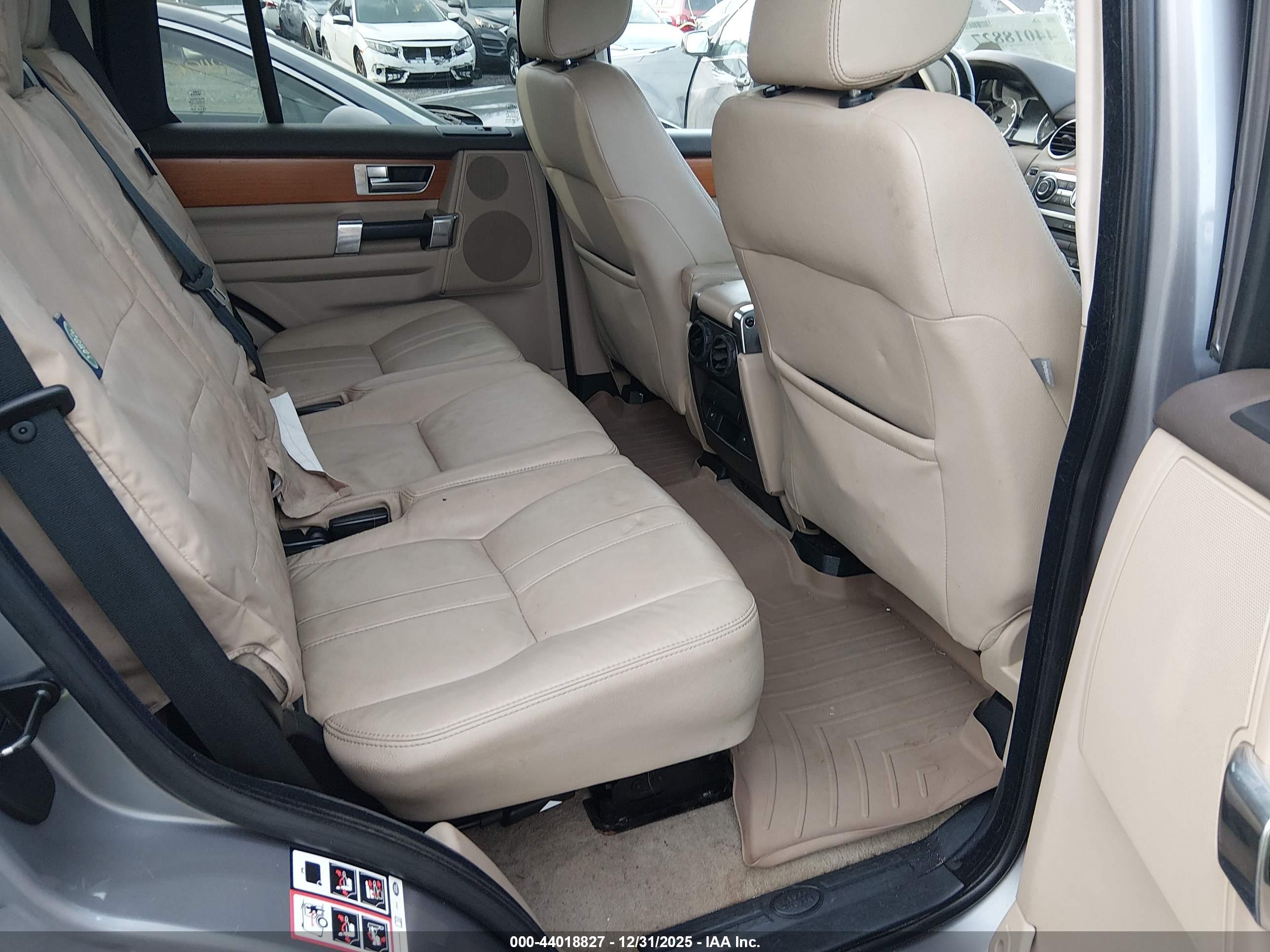 LAND ROVER image 8
