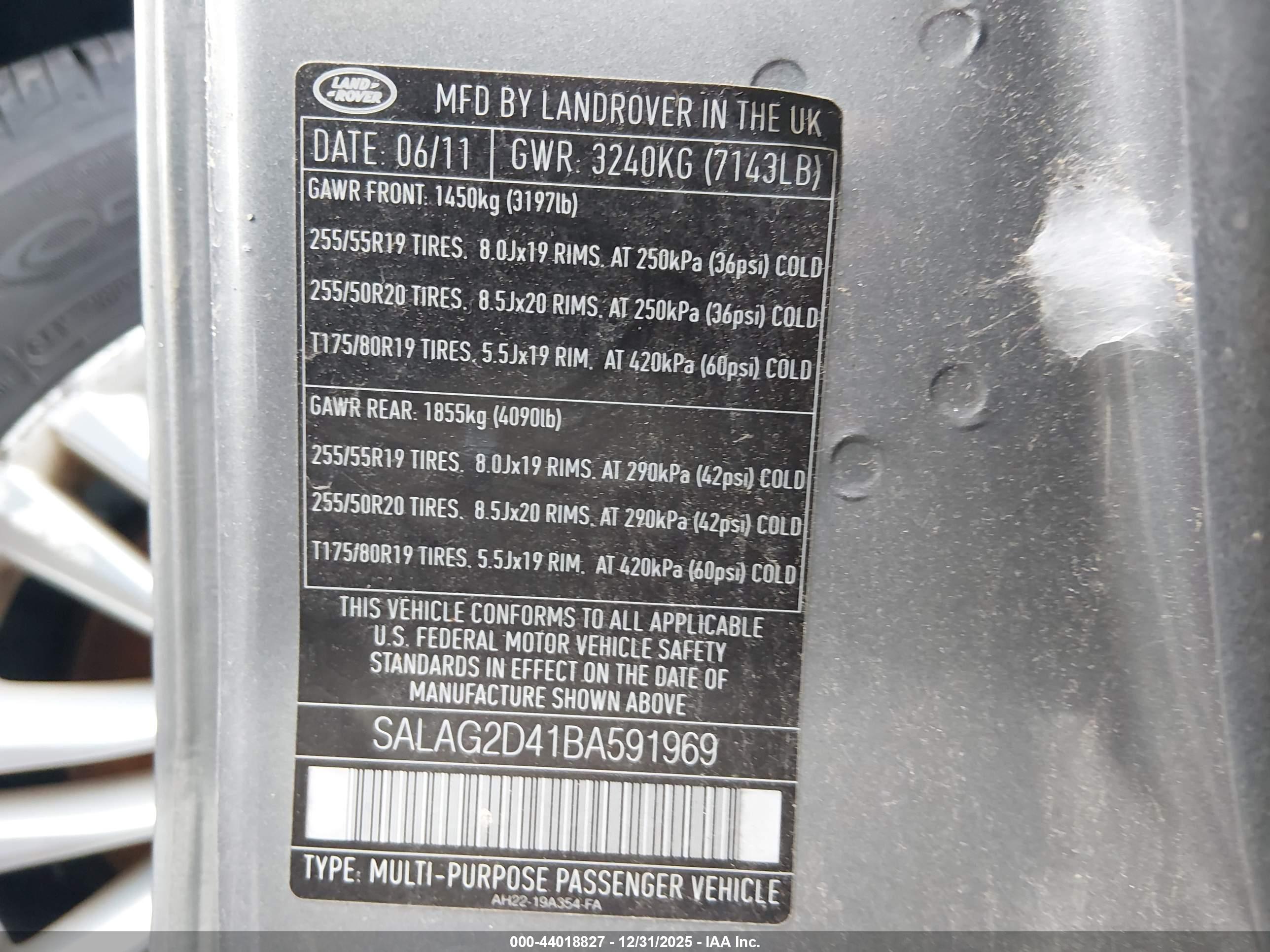 LAND ROVER image 9