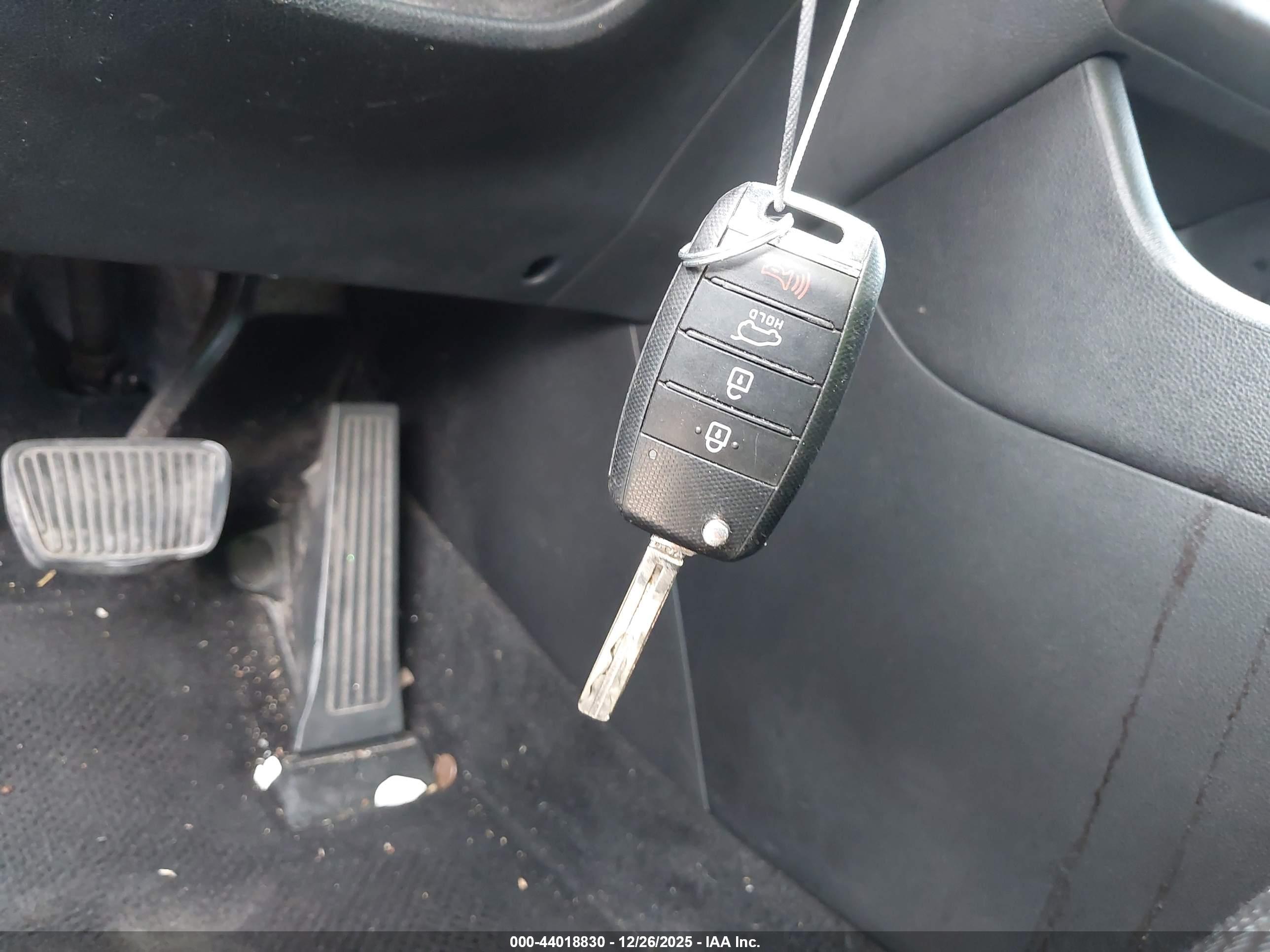 KIA SPORTAGE image 11