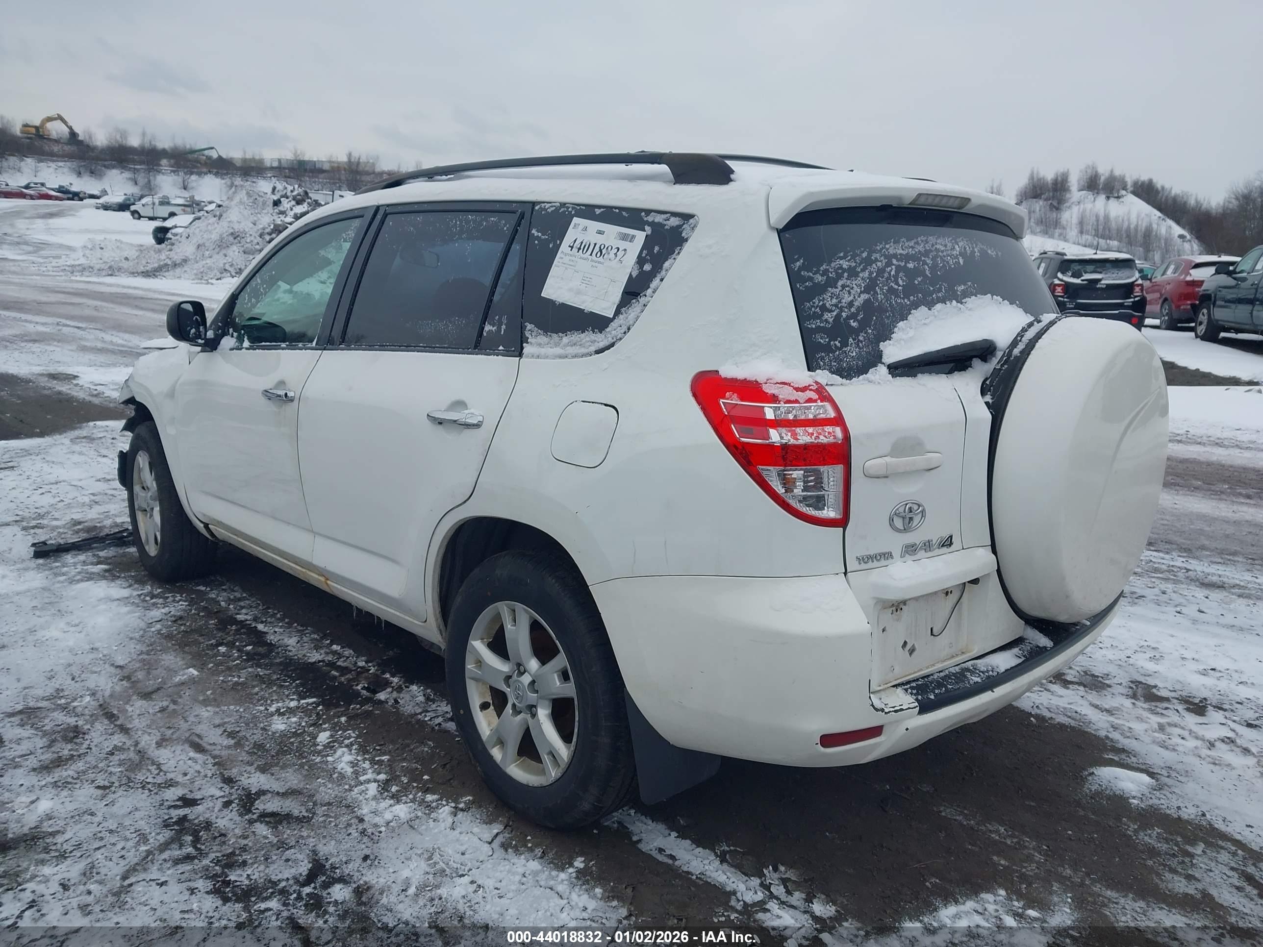 TOYOTA RAV4 image 3