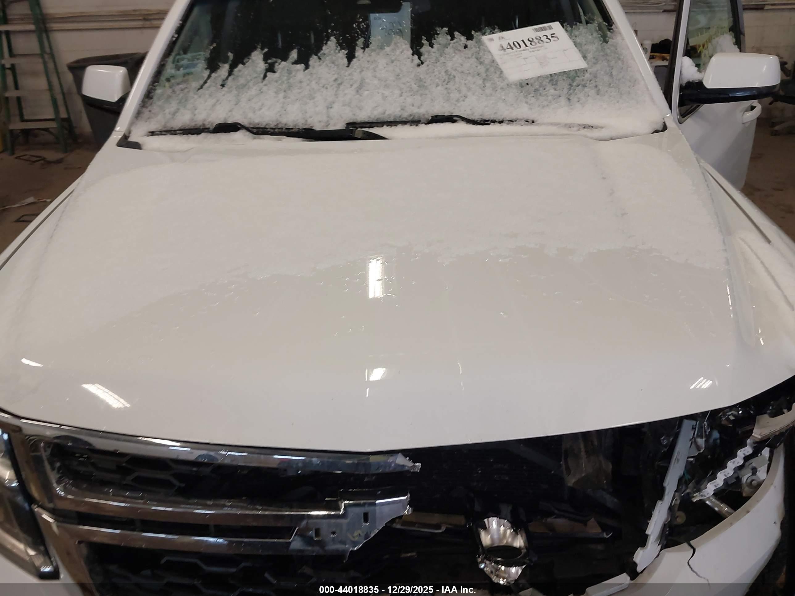CHEVROLET SUBURBAN image 10