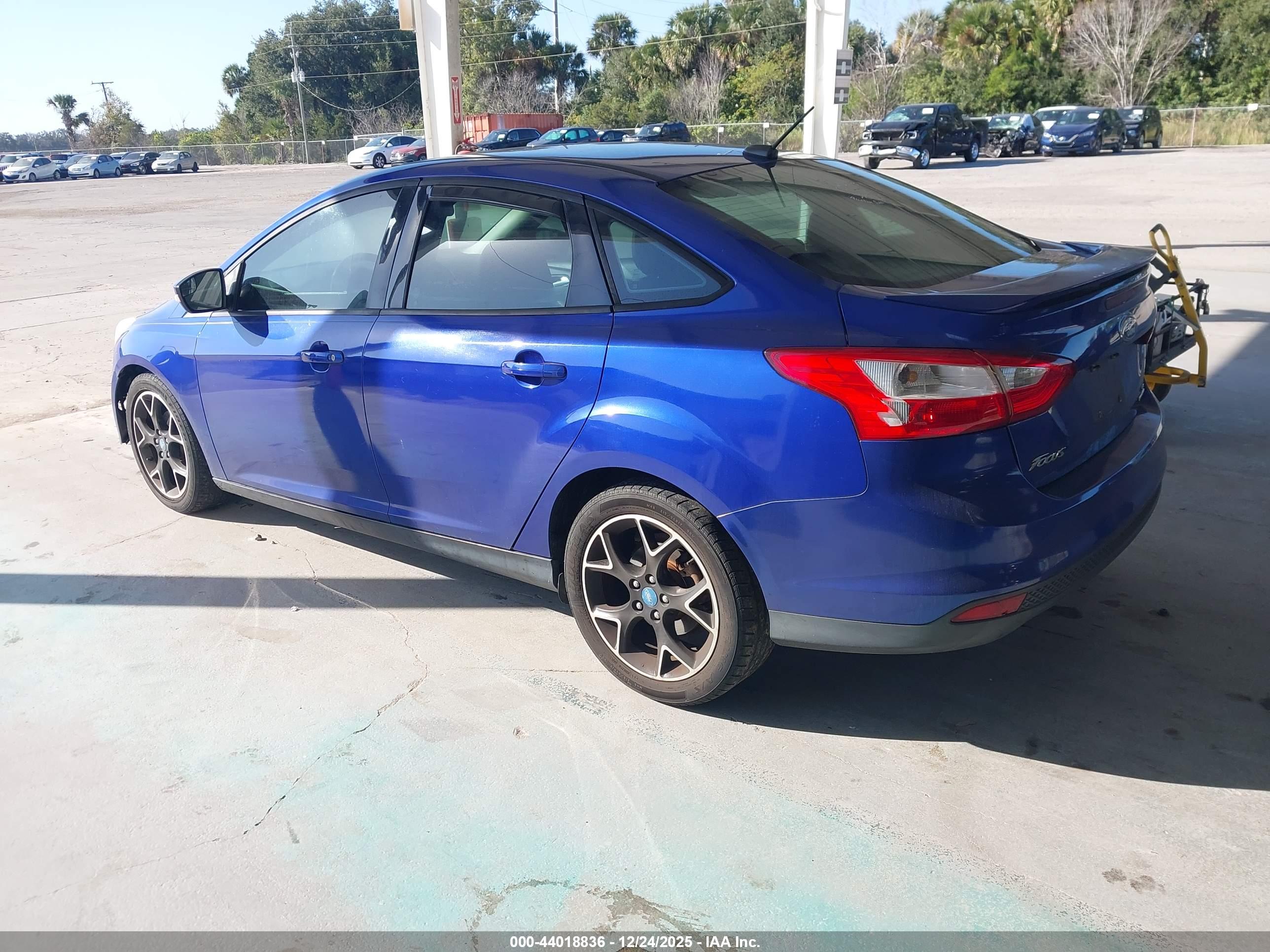 FORD FOCUS image 3