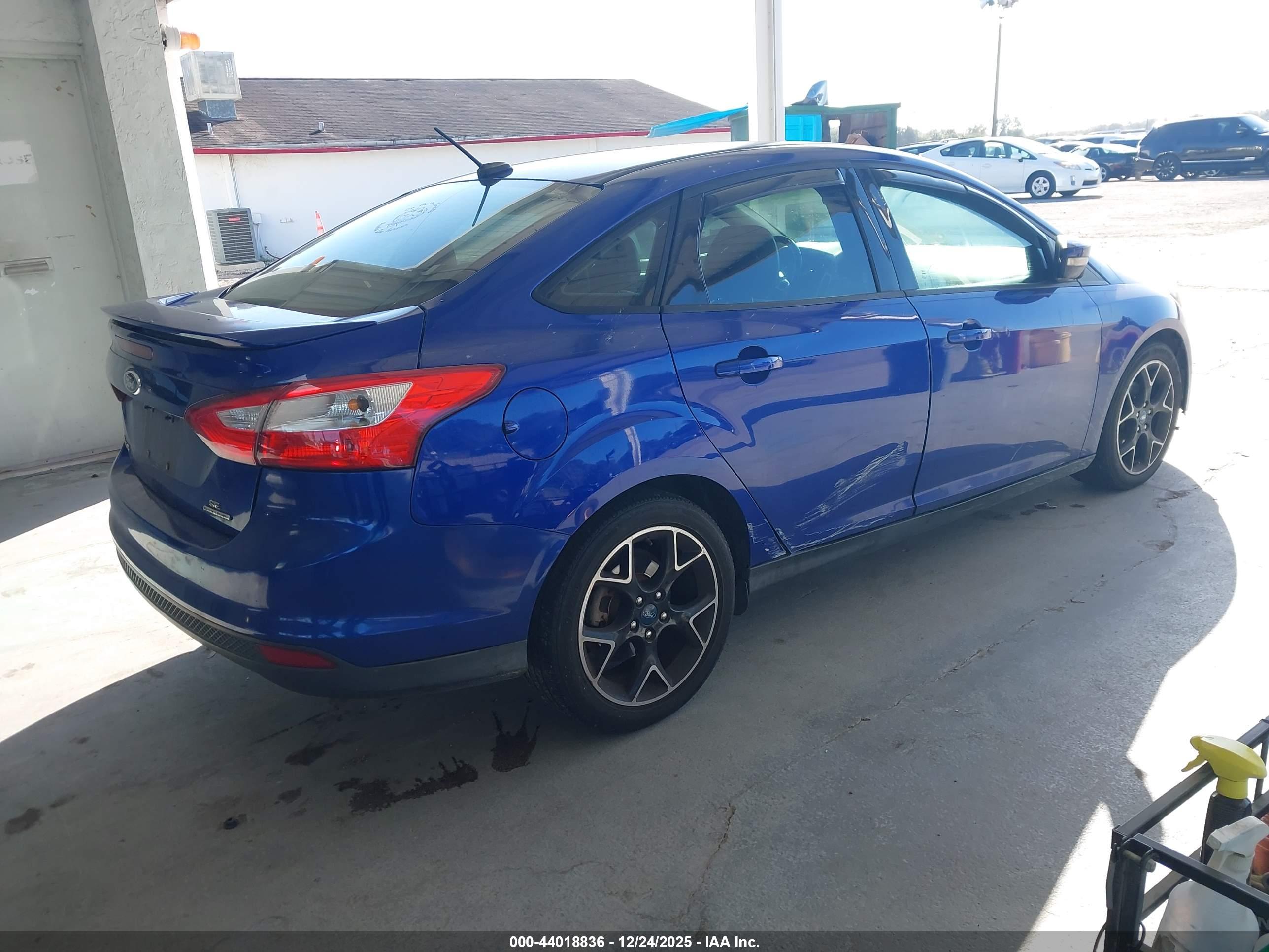 FORD FOCUS image 4