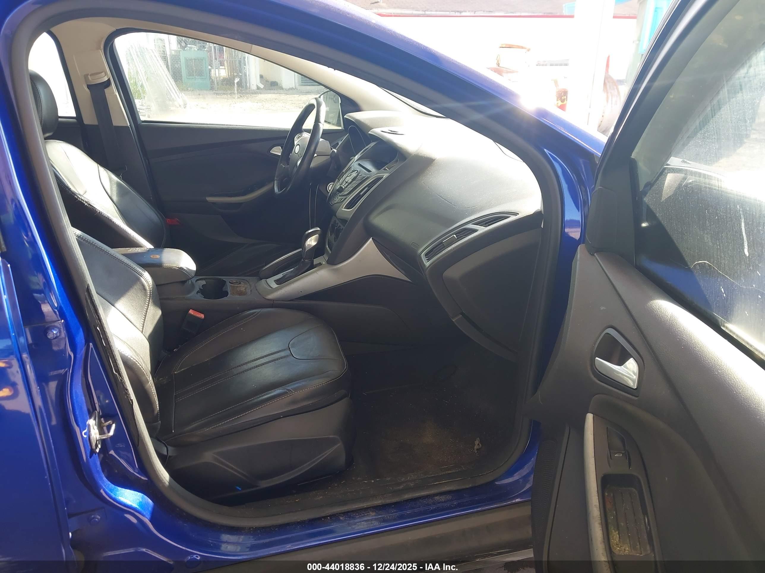 FORD FOCUS image 5