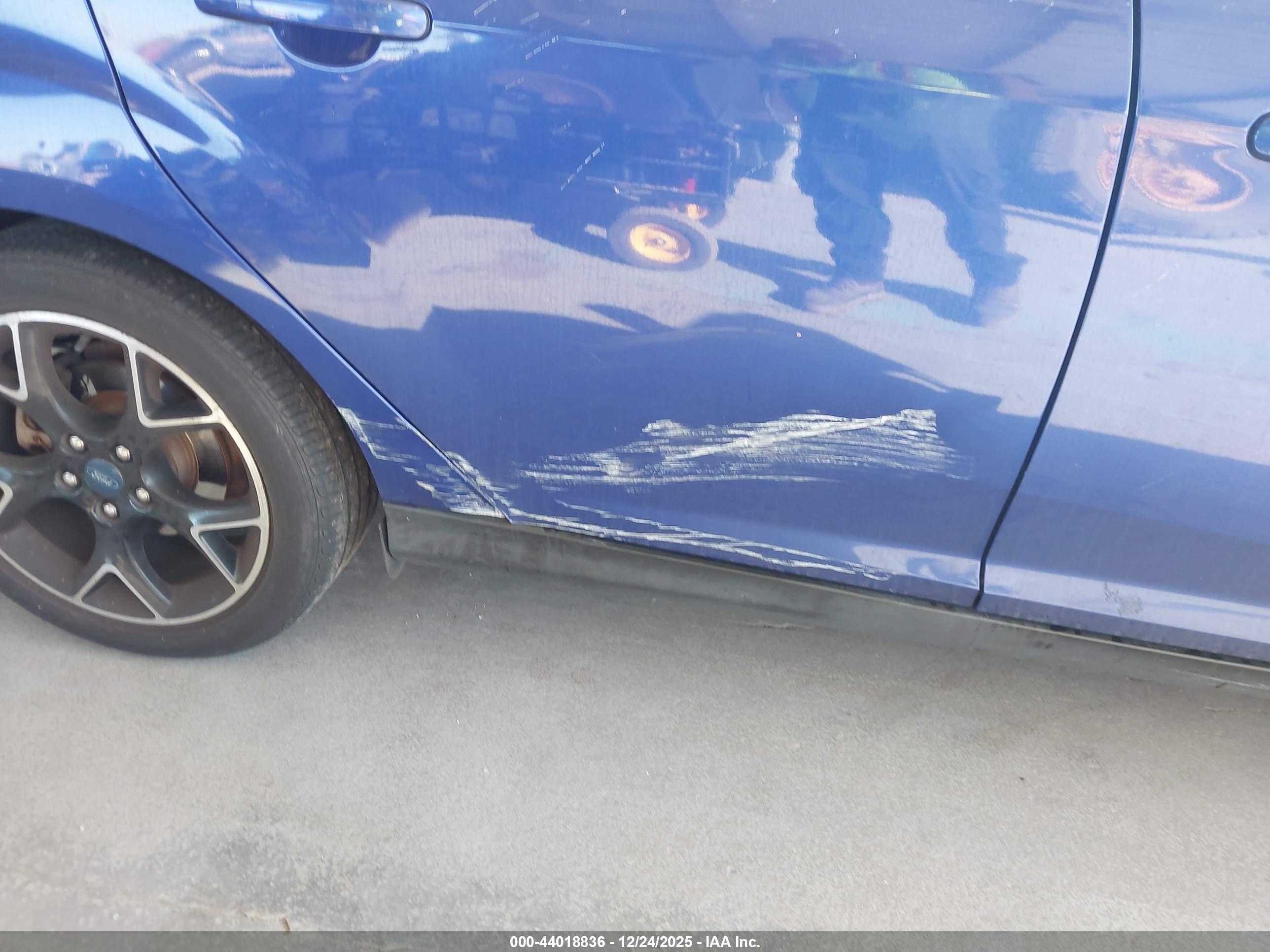FORD FOCUS image 6