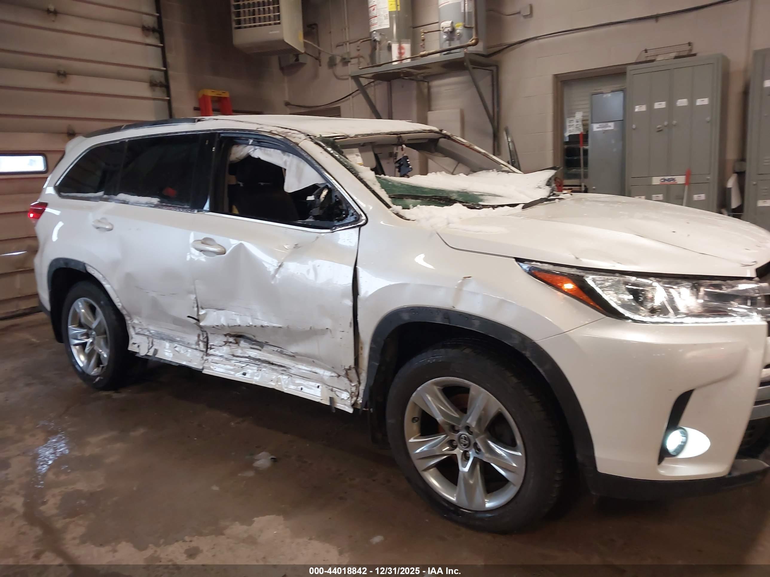 TOYOTA HIGHLANDER image 6