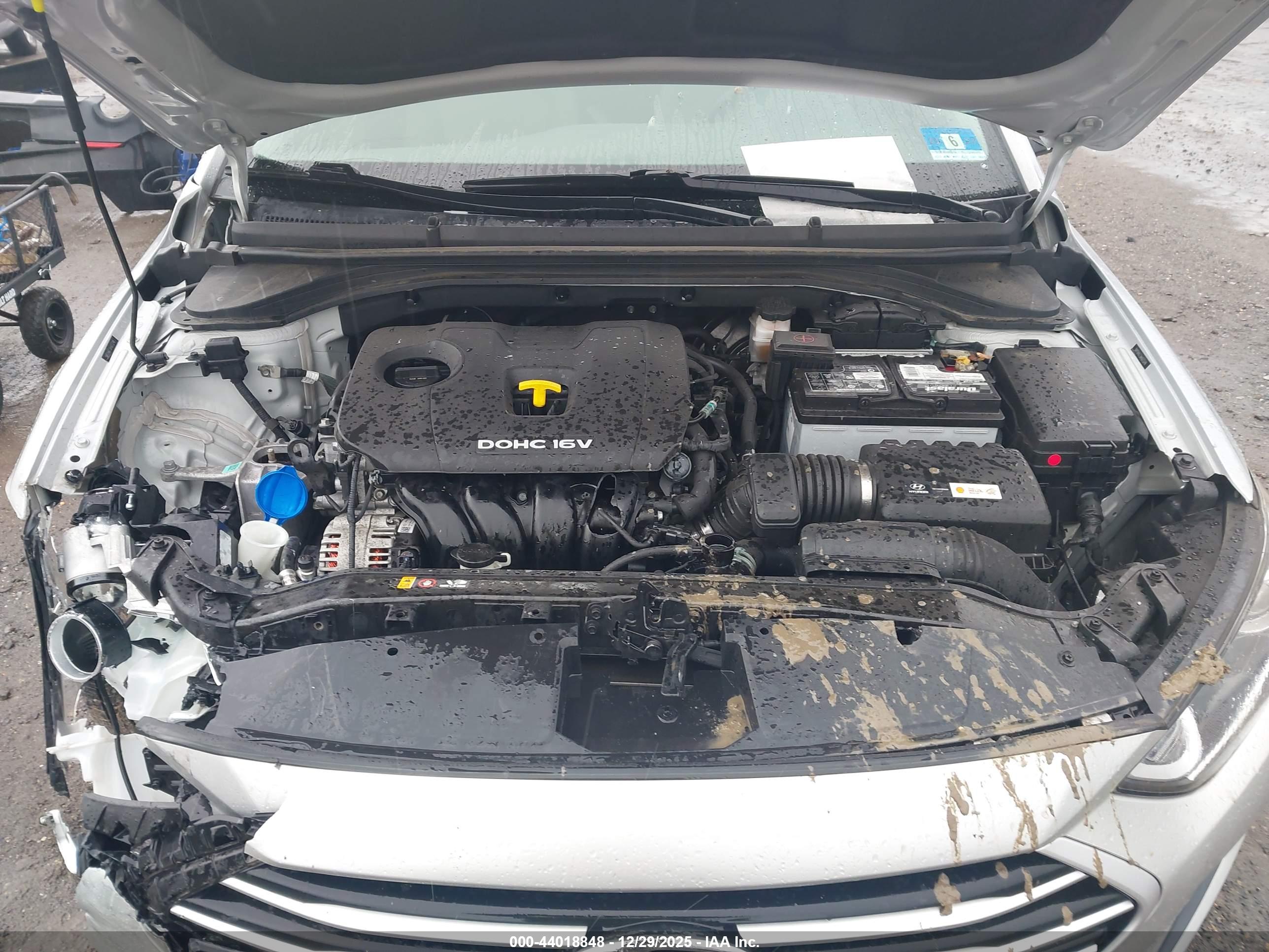 HYUNDAI ELANTRA image 10