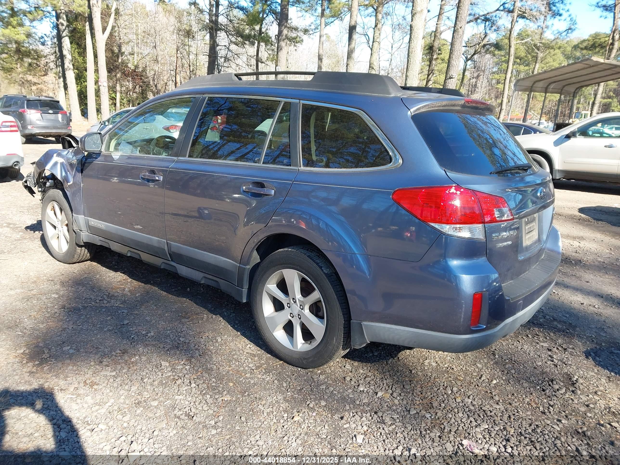 SUBARU OUTBACK image 3
