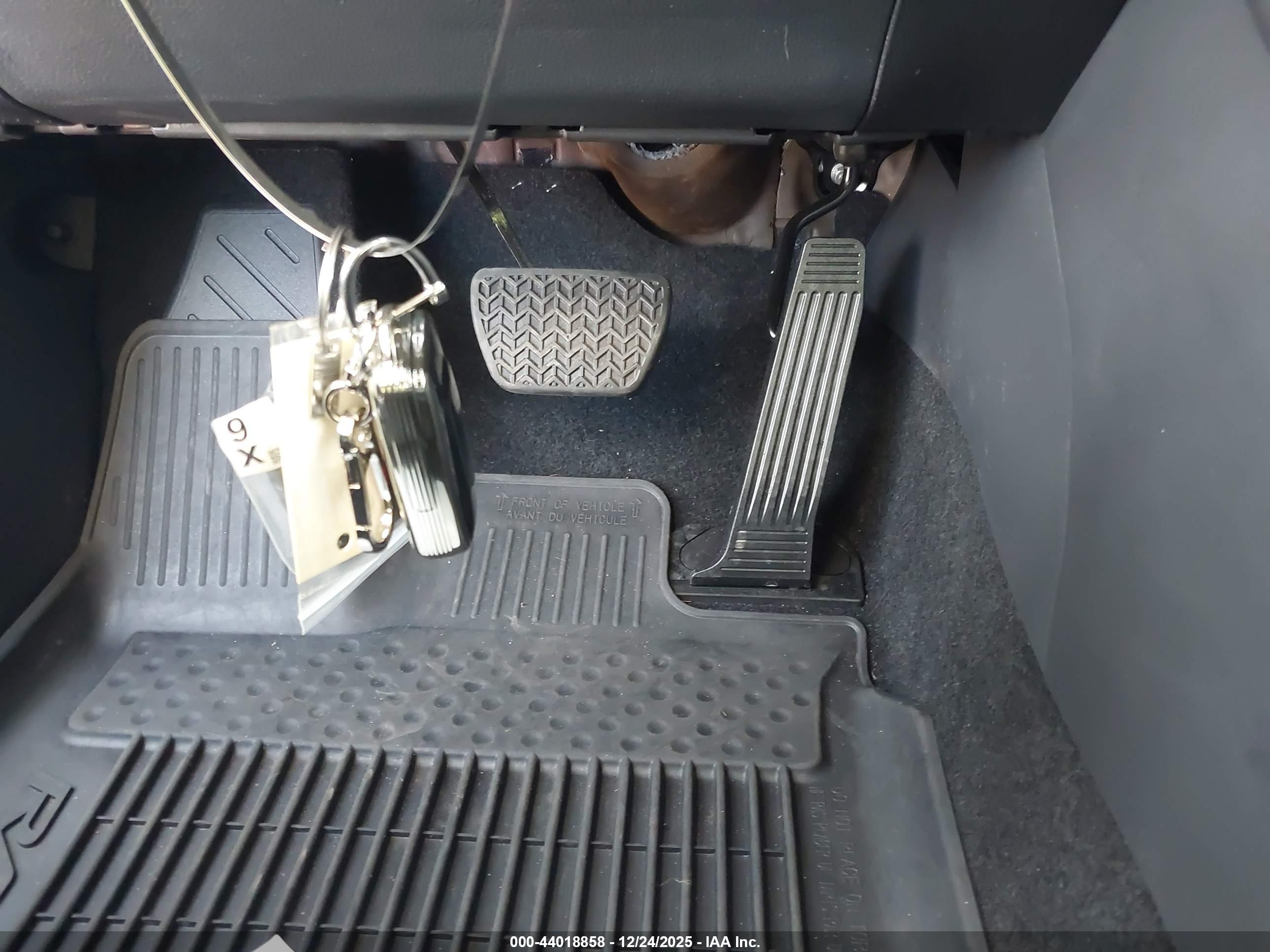 TOYOTA RAV4 image 11