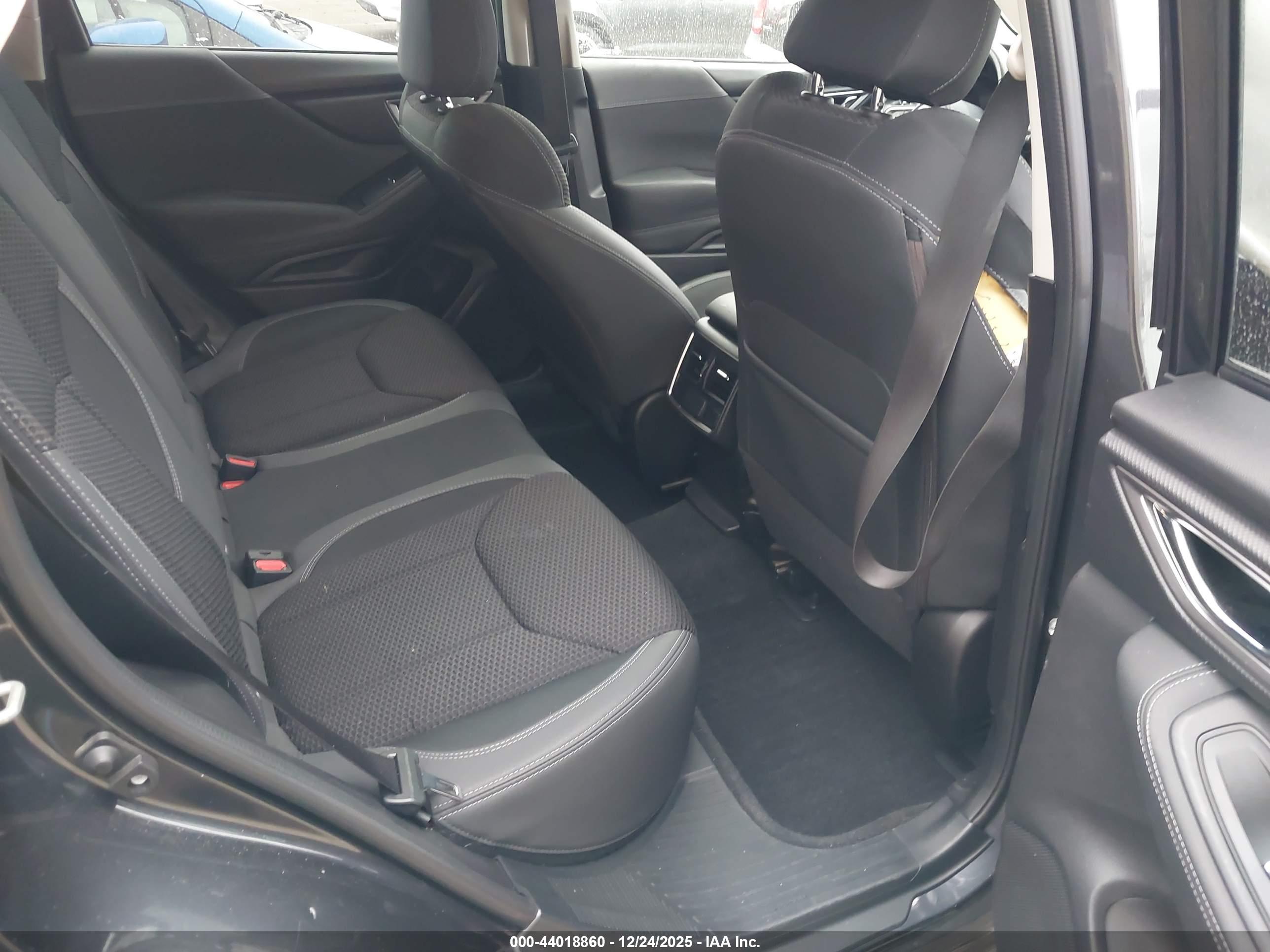 SUBARU FORESTER image 8