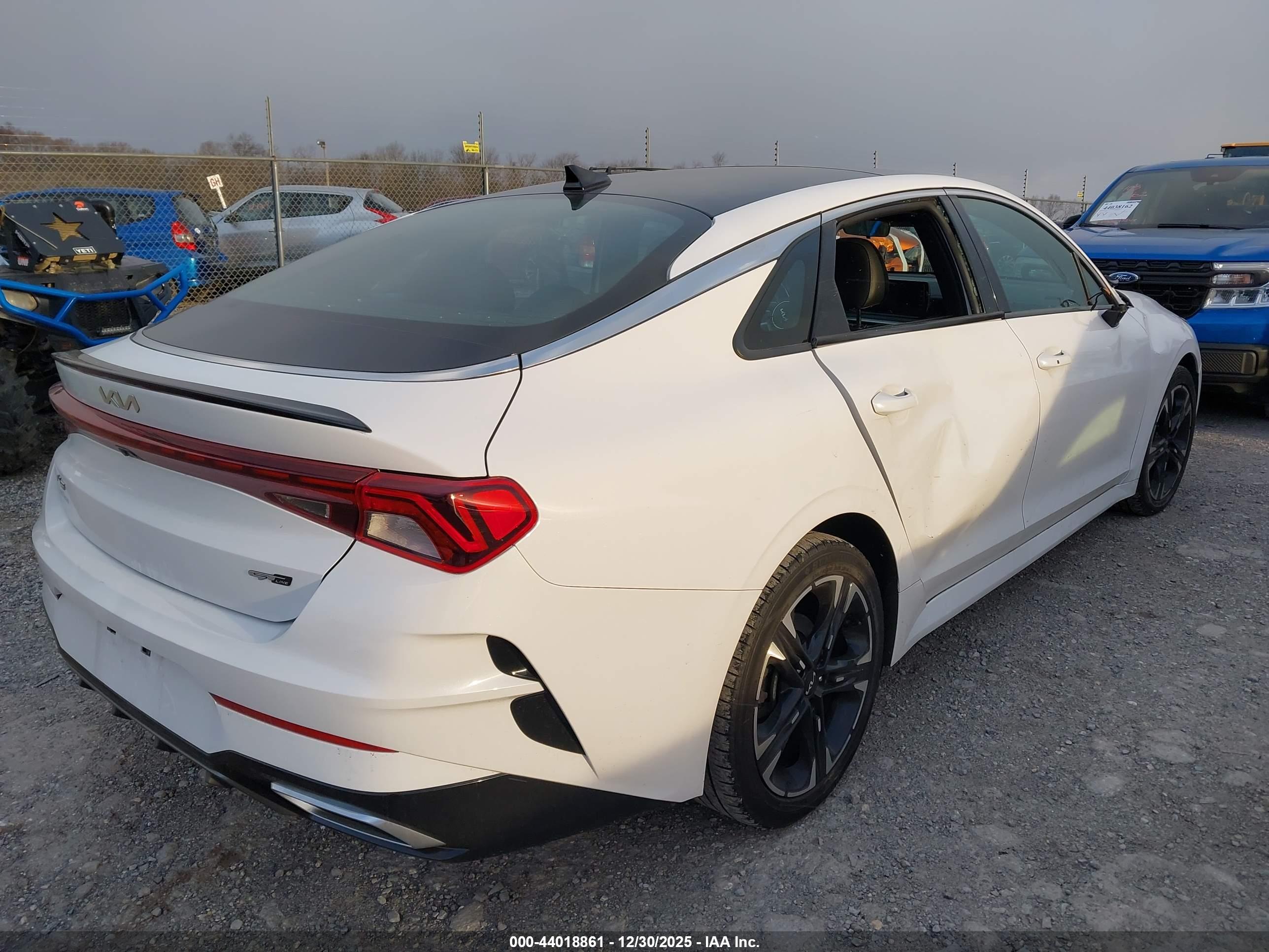 KIA K5 image 4