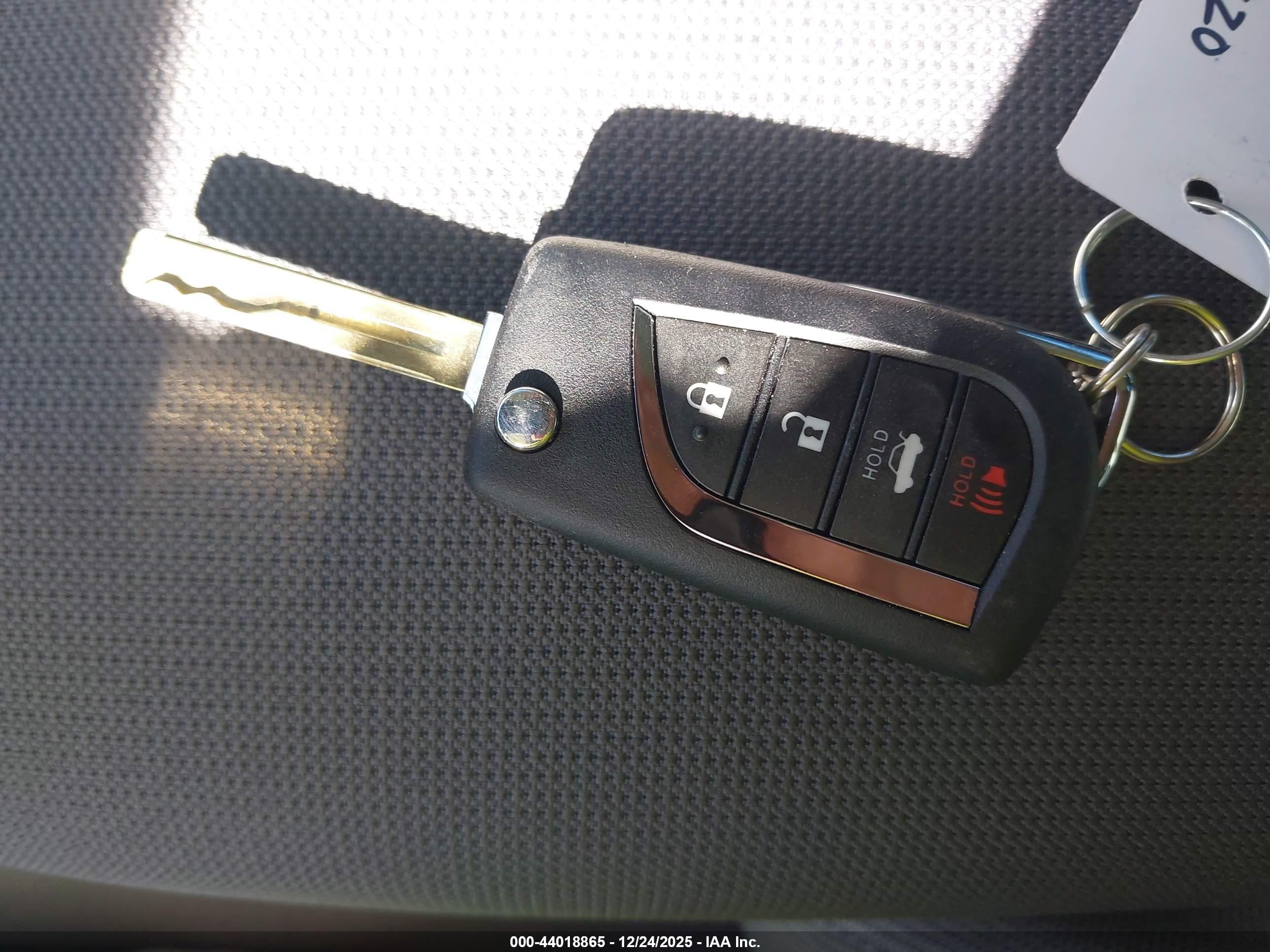 TOYOTA COROLLA image 11