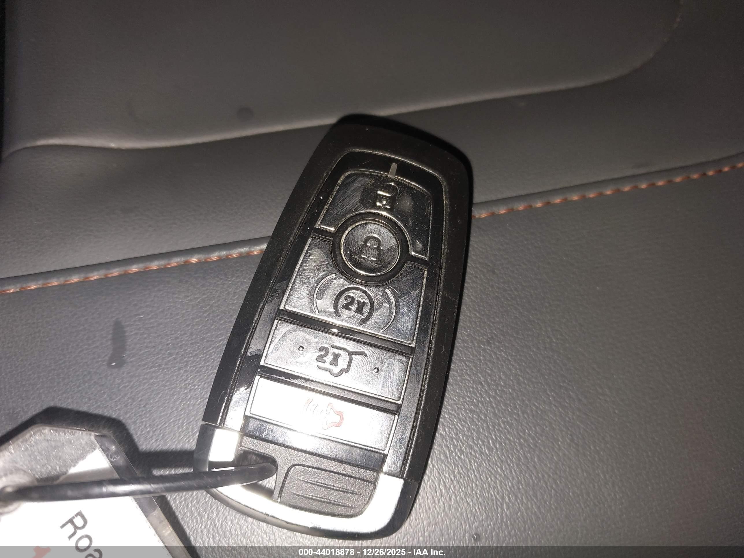 FORD EXPEDITION image 11