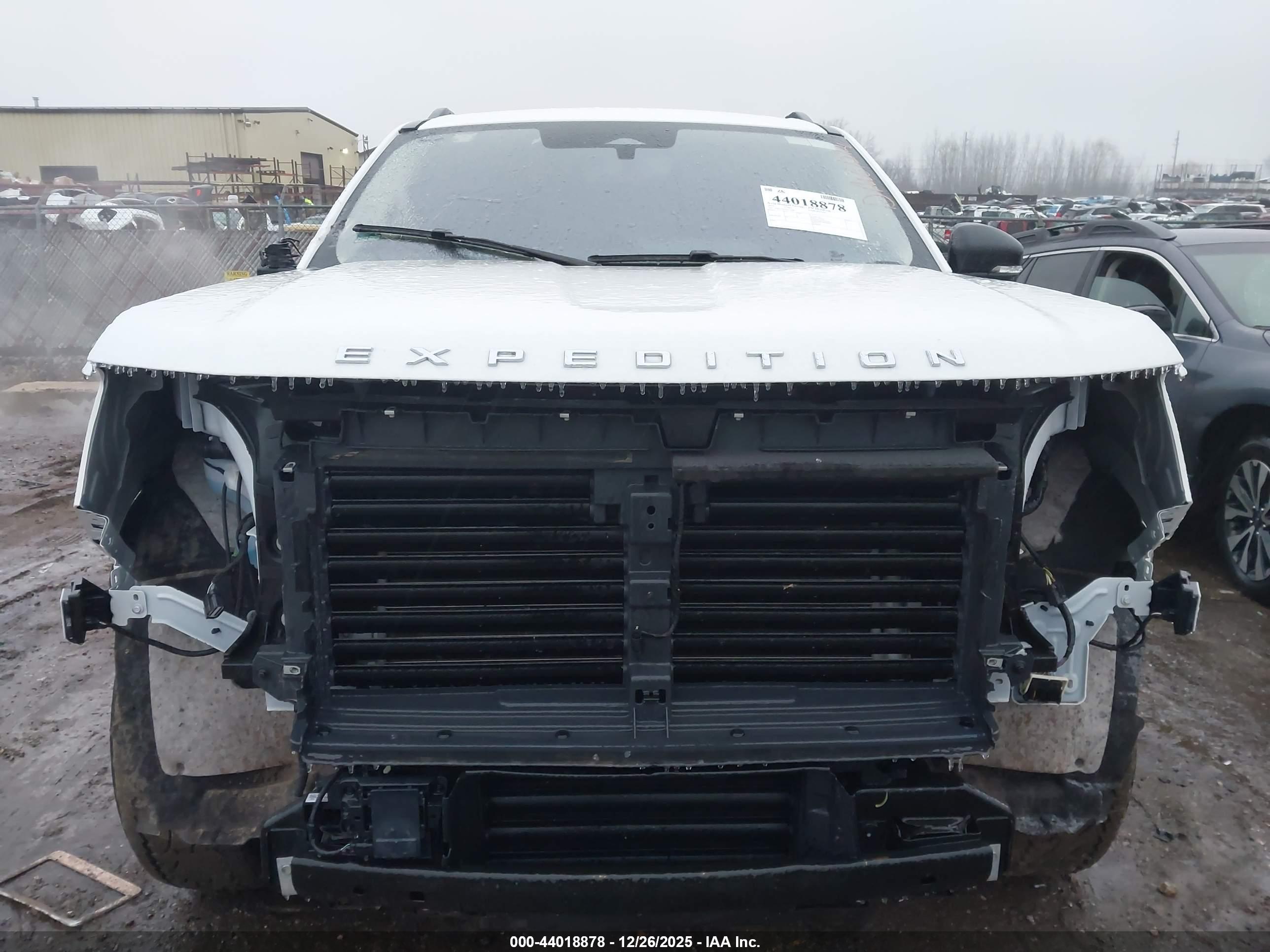 FORD EXPEDITION image 6
