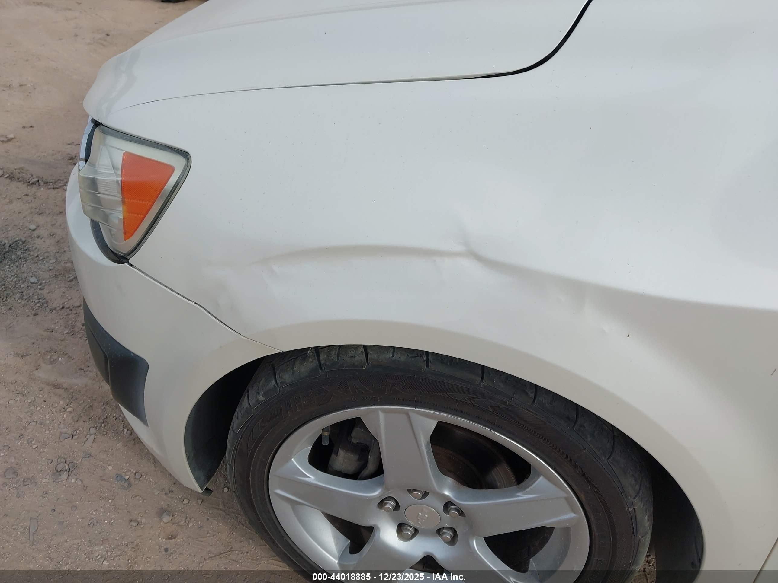 CHEVROLET SONIC image 6