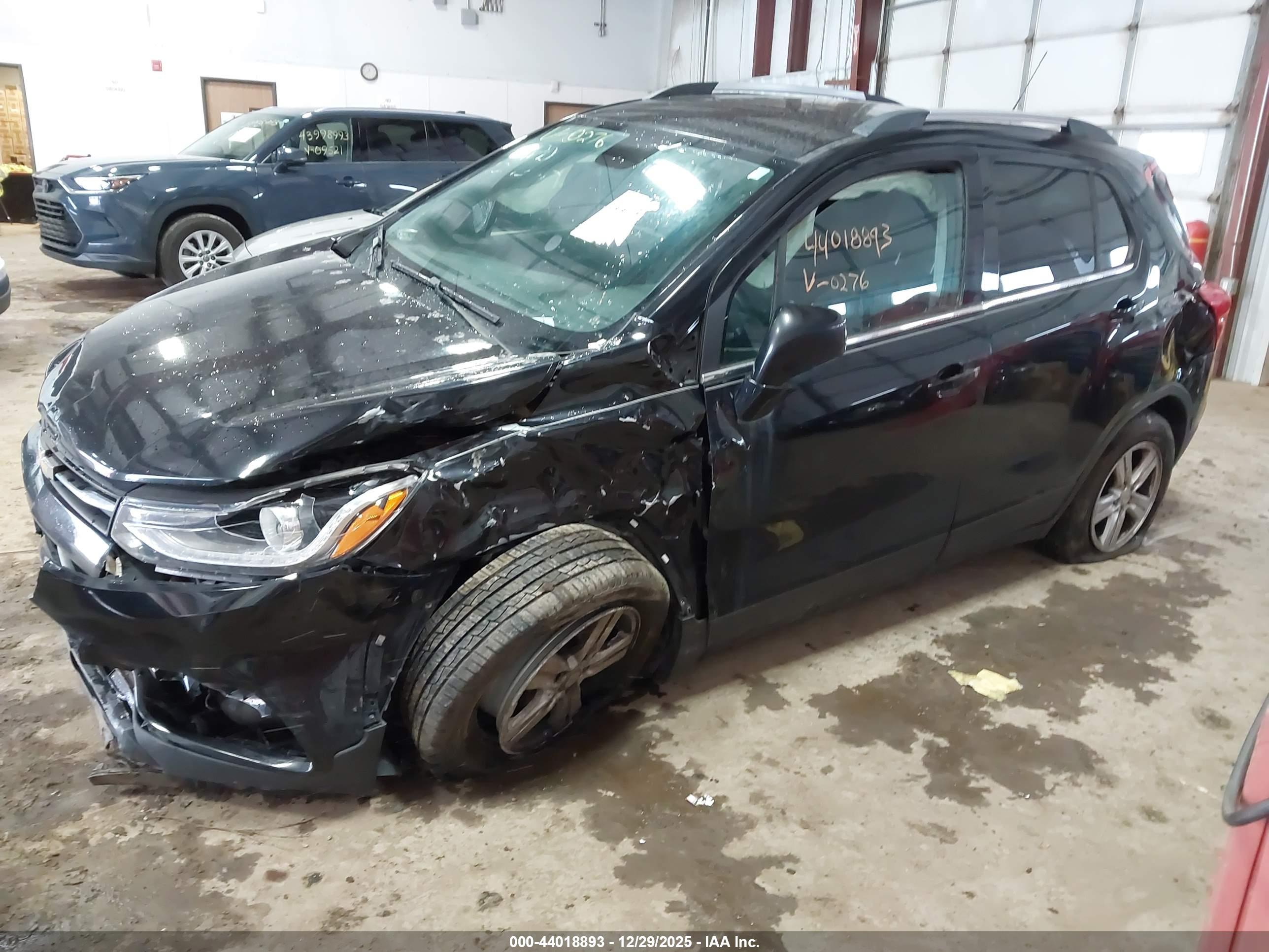 CHEVROLET TRAX image 2