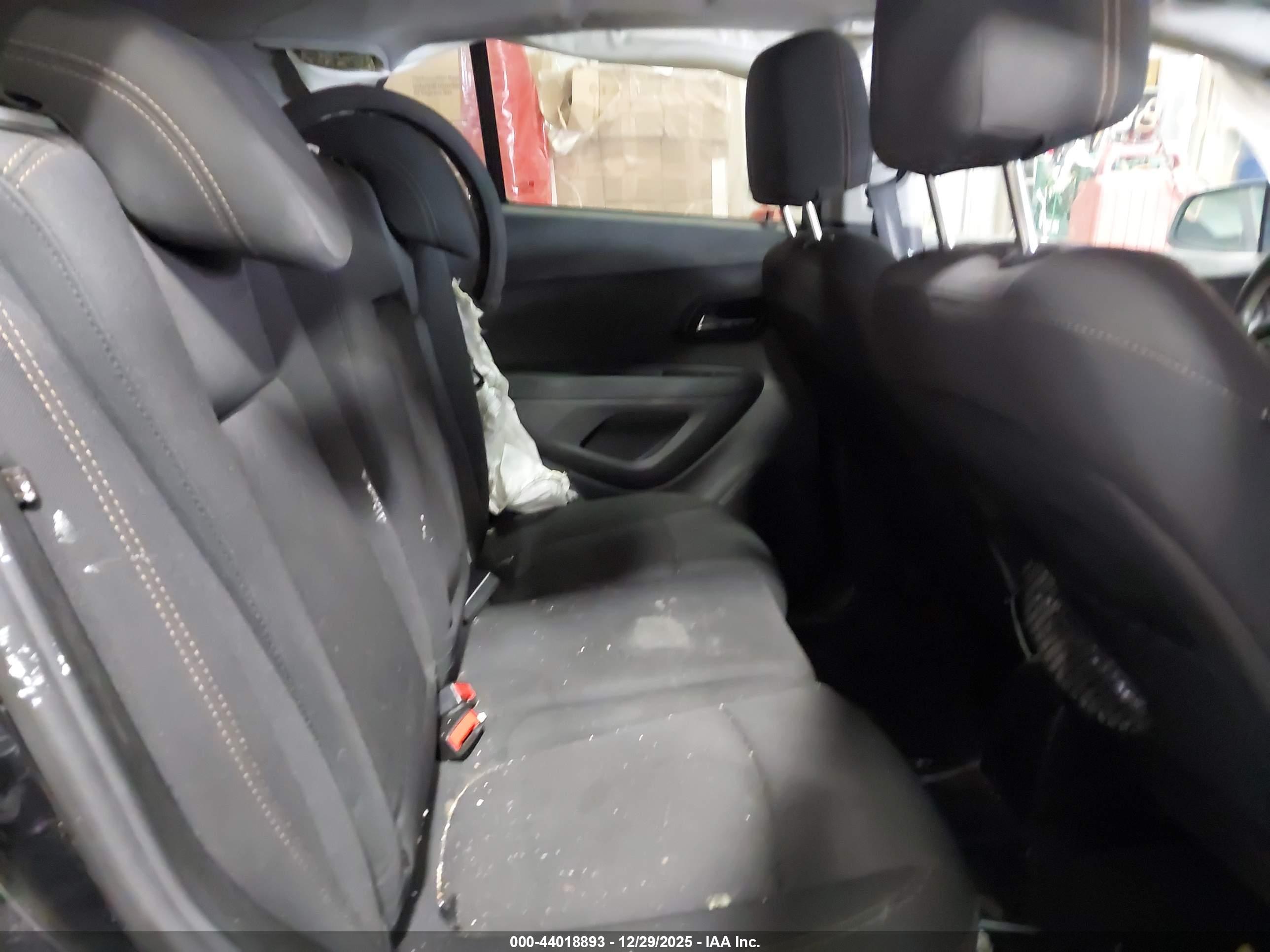 CHEVROLET TRAX image 8