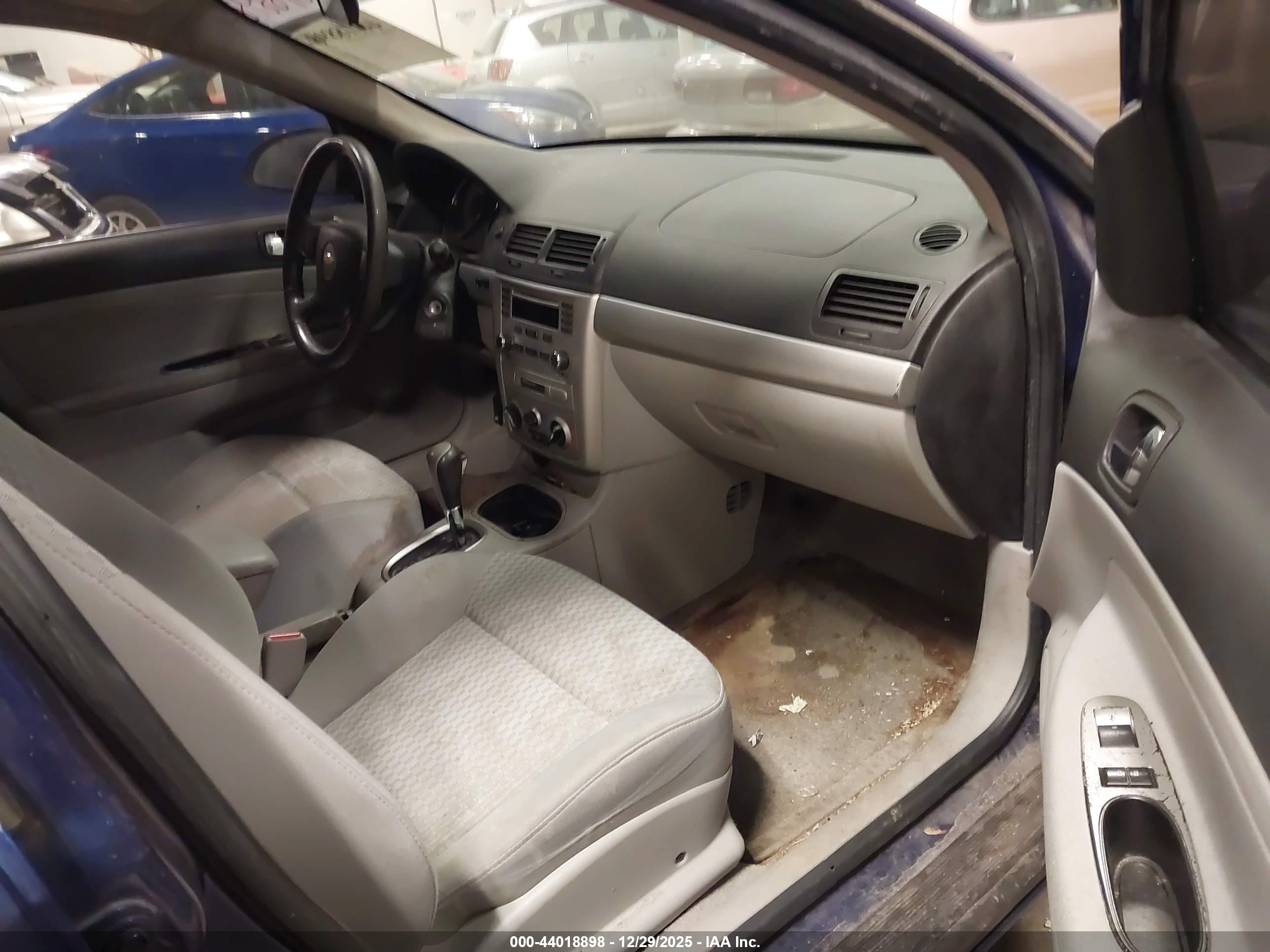 CHEVROLET COBALT image 5
