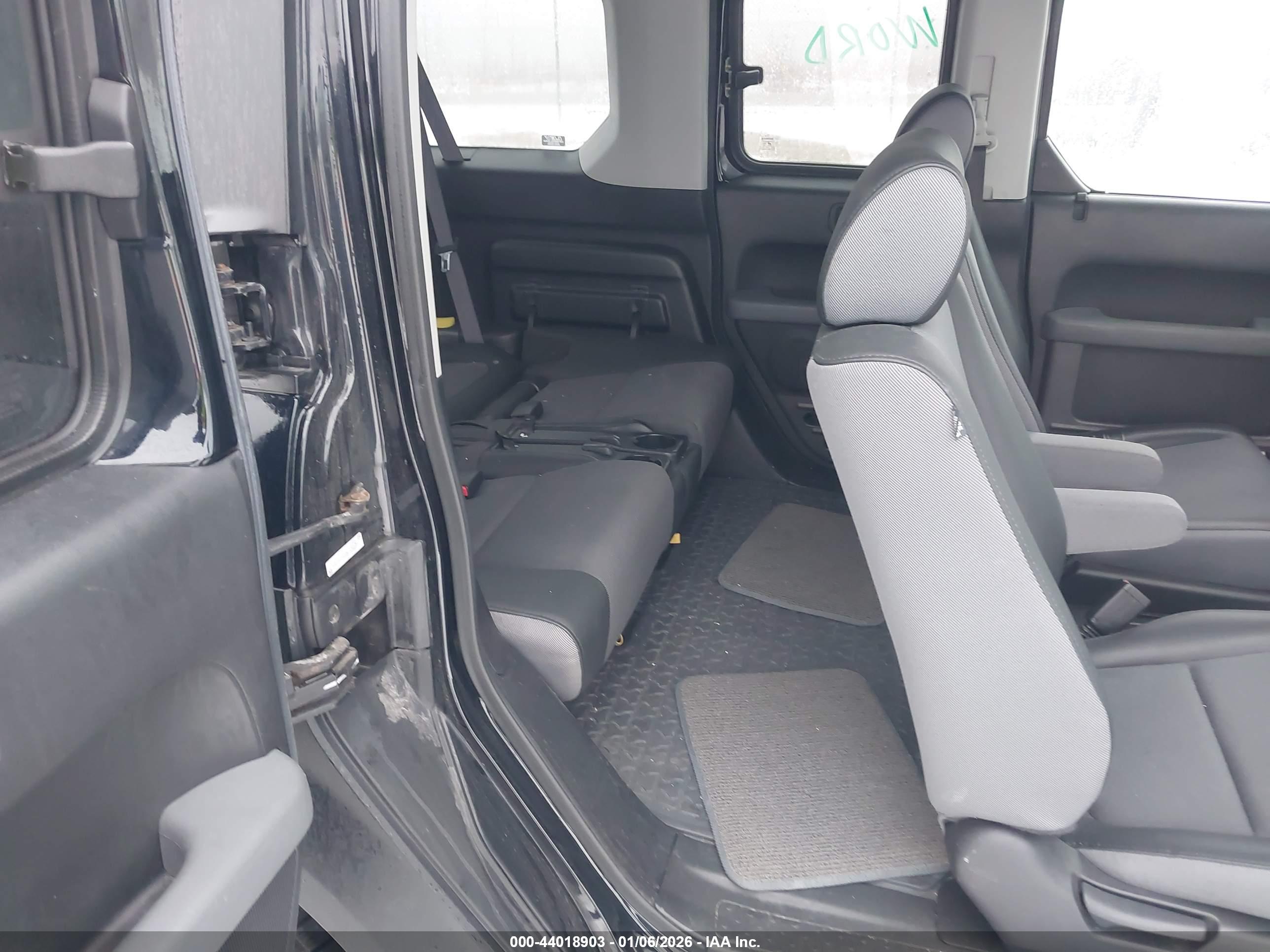 HONDA ELEMENT image 8