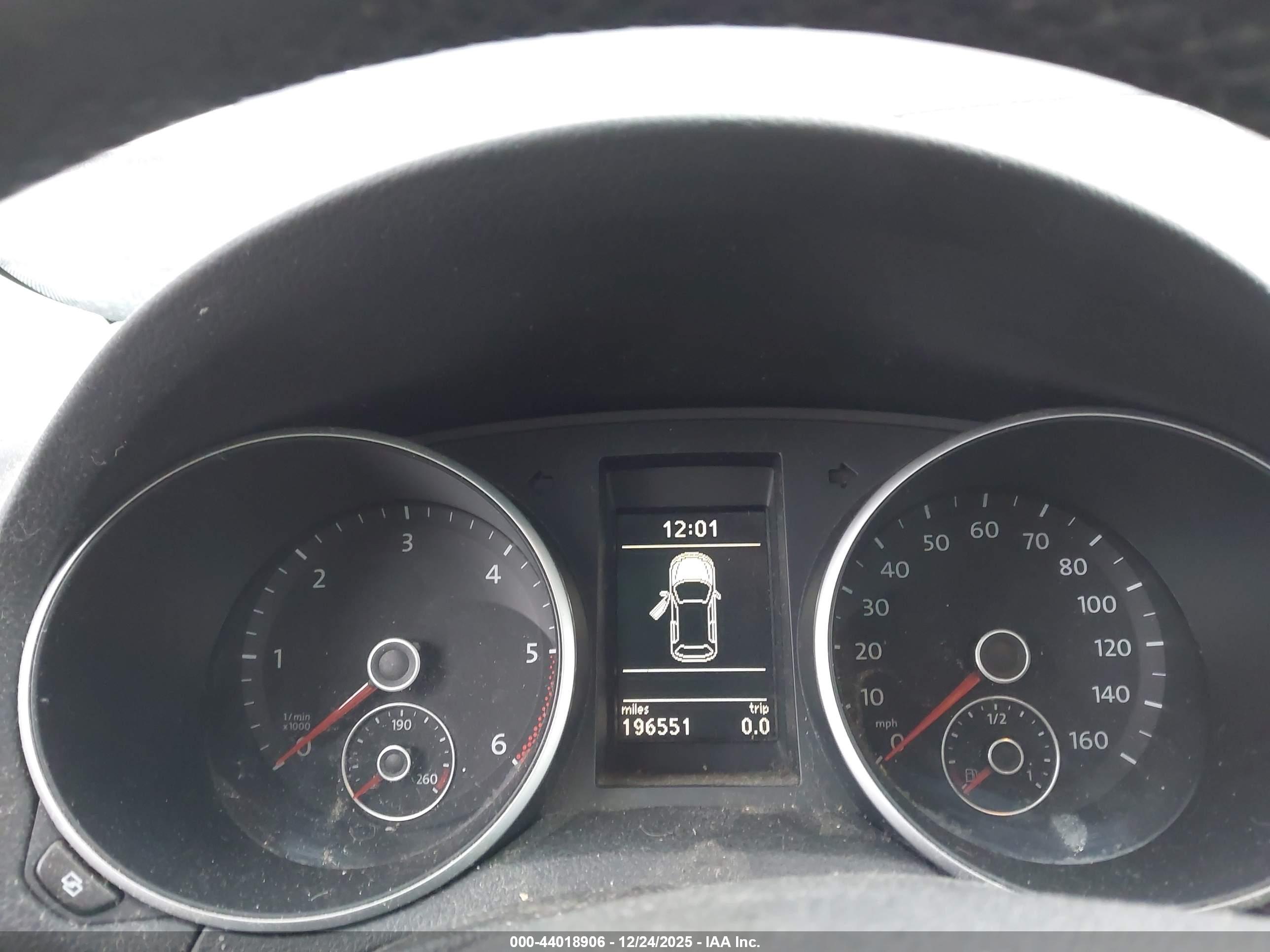 VOLKSWAGEN JETTA image 7