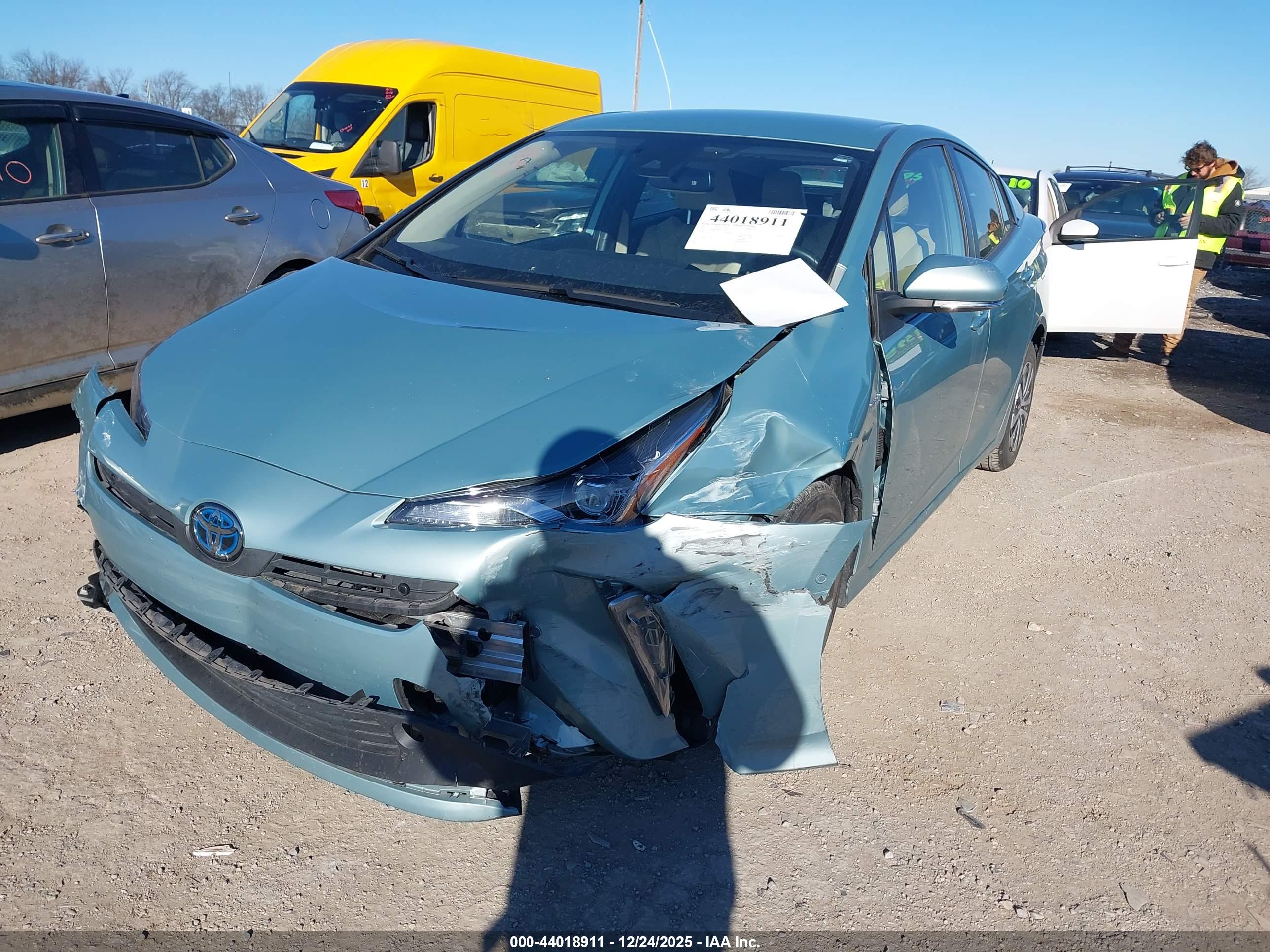 TOYOTA PRIUS image 6
