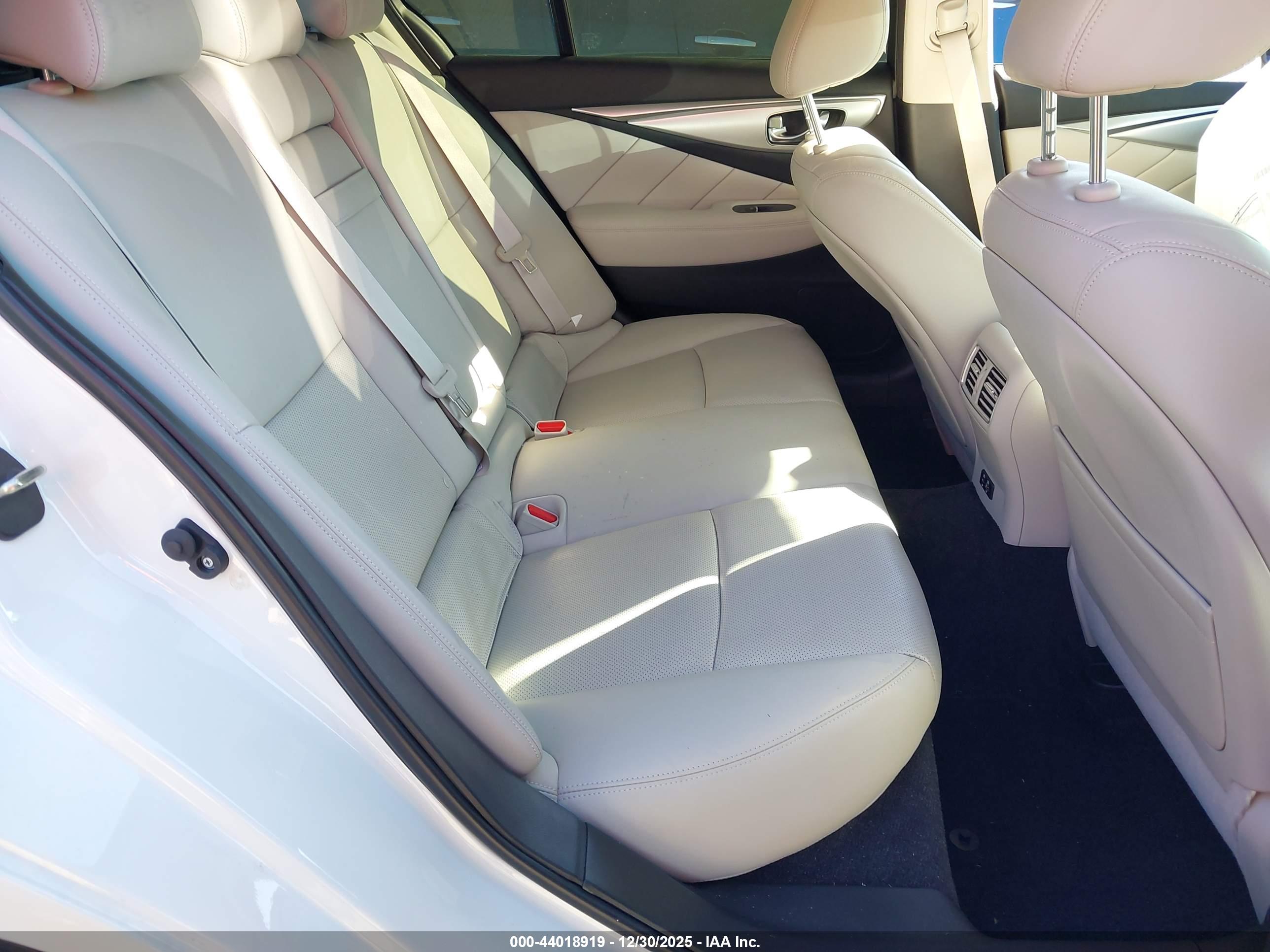 INFINITI Q50 image 8