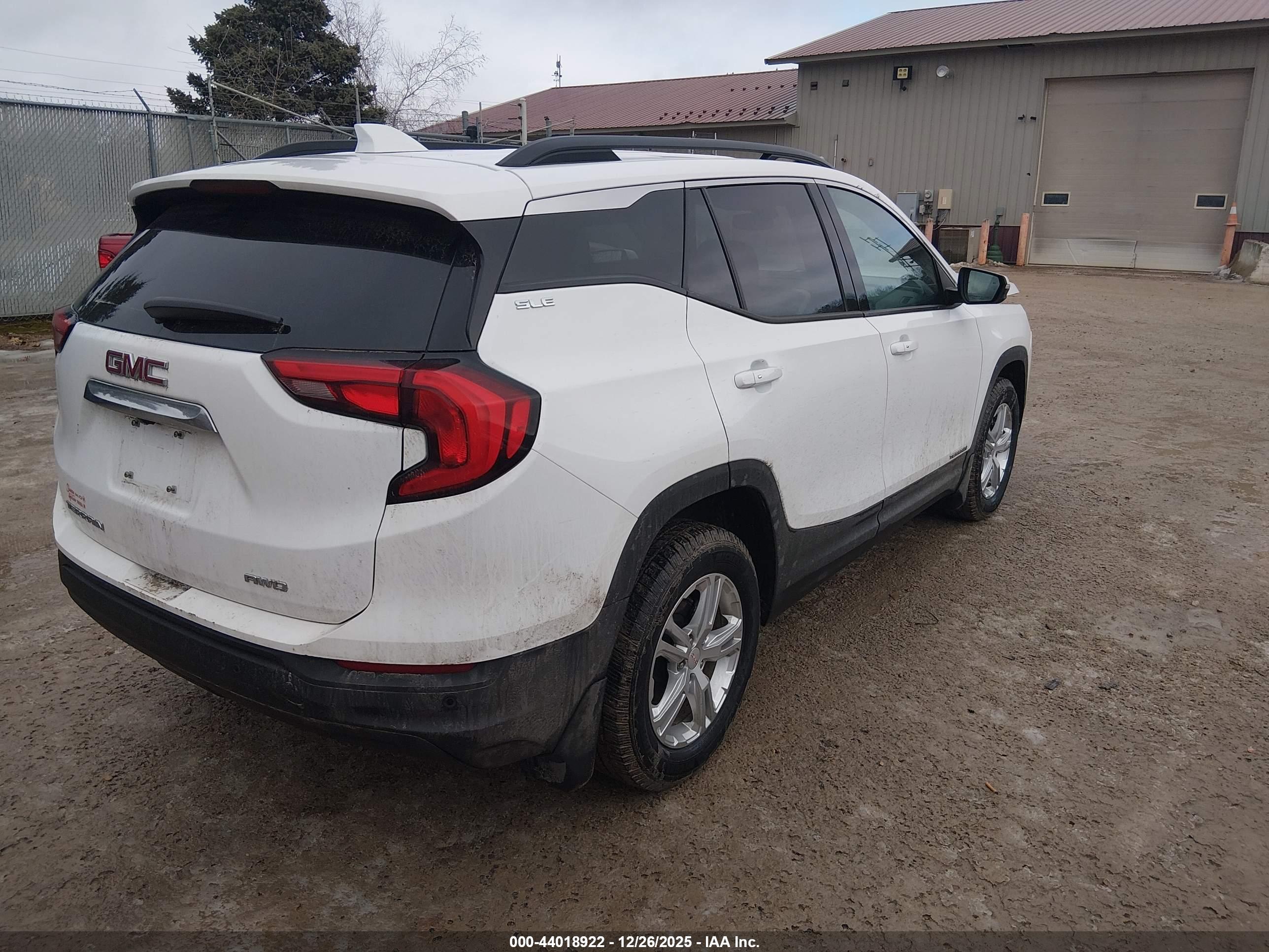 GMC TERRAIN image 4