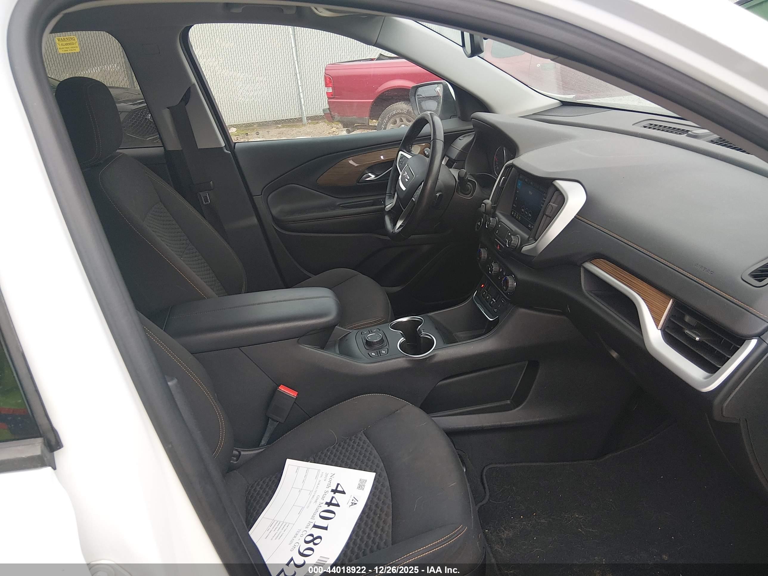 GMC TERRAIN image 5