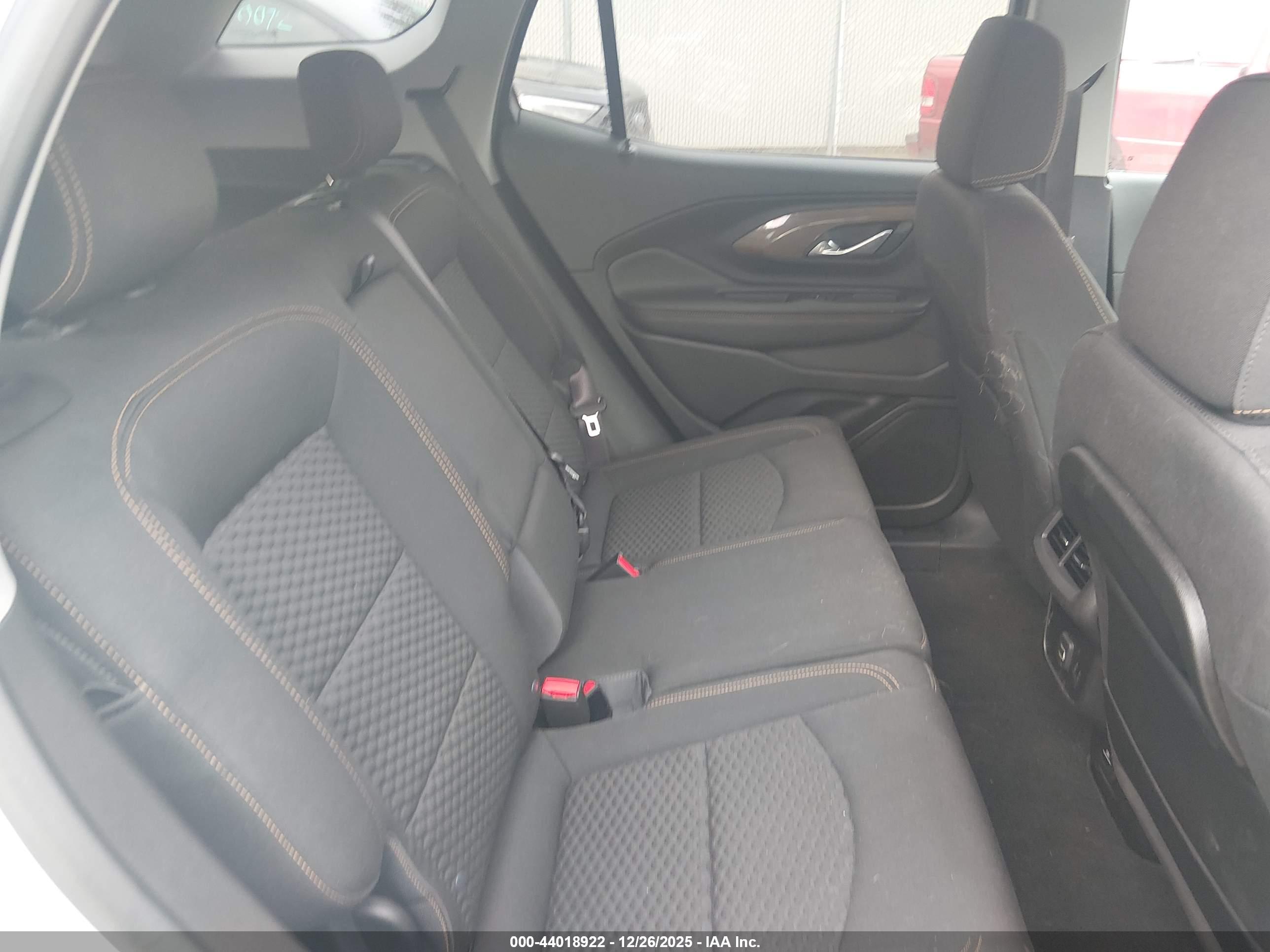 GMC TERRAIN image 8