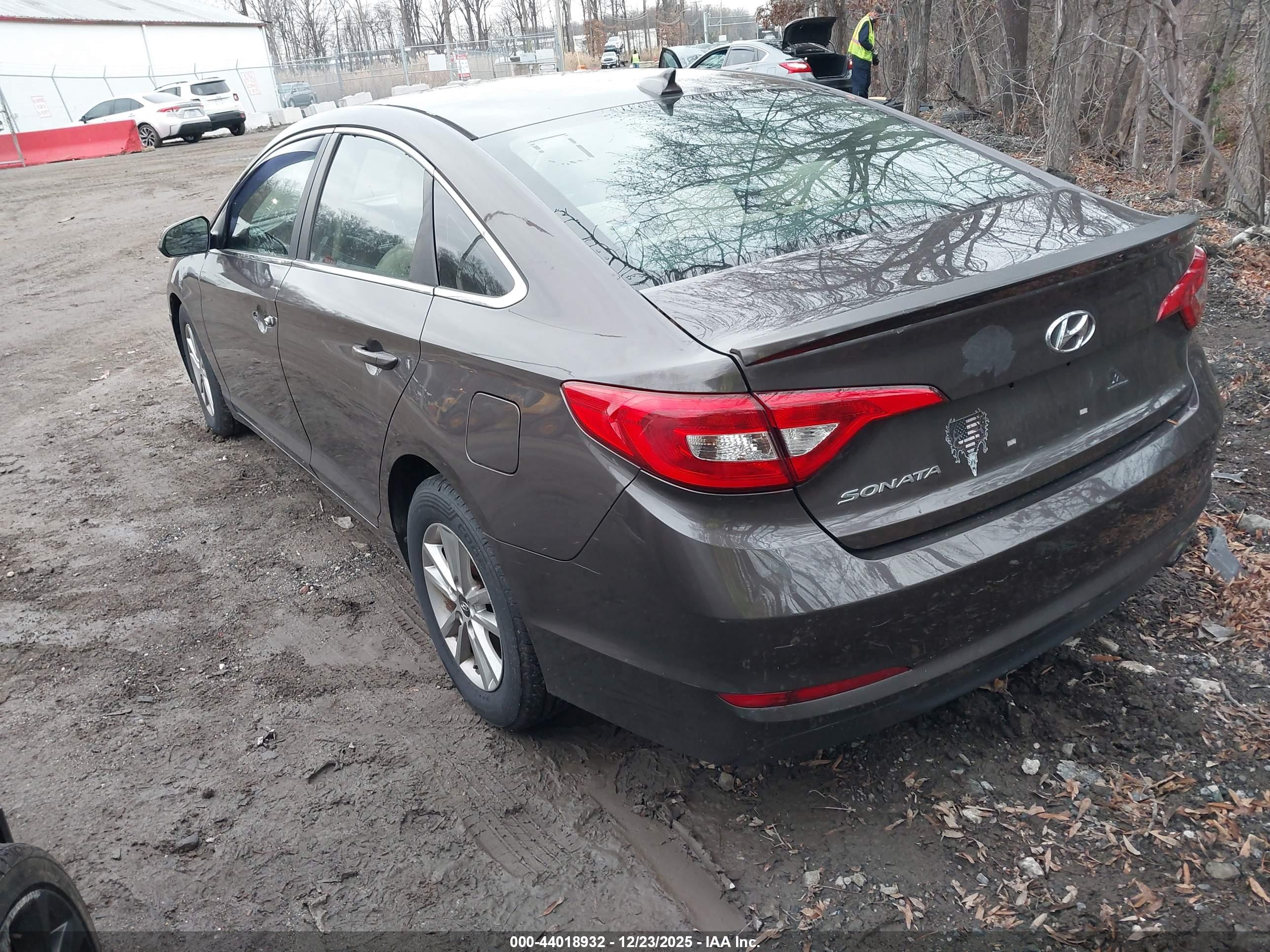 HYUNDAI SONATA image 3