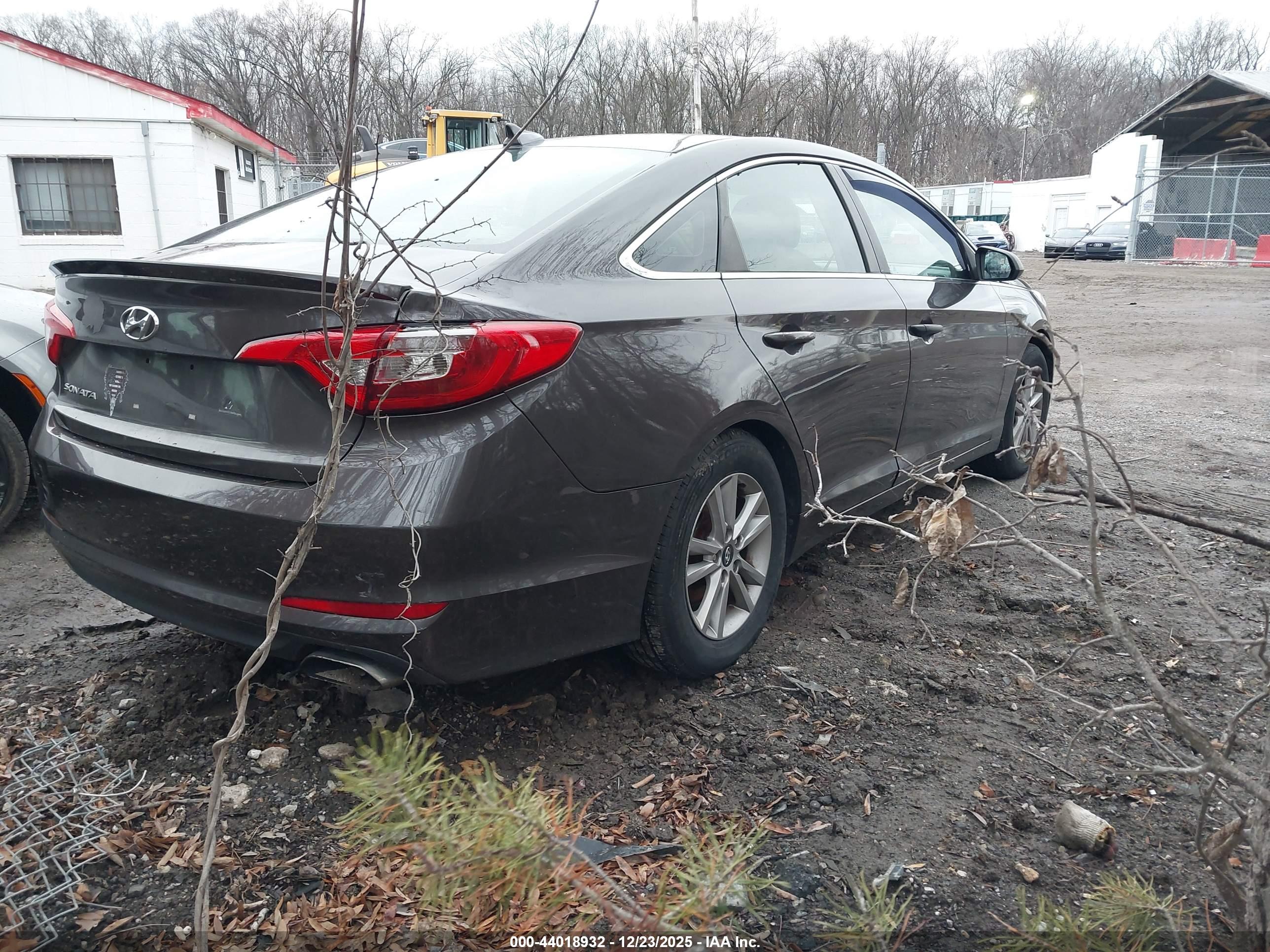 HYUNDAI SONATA image 4