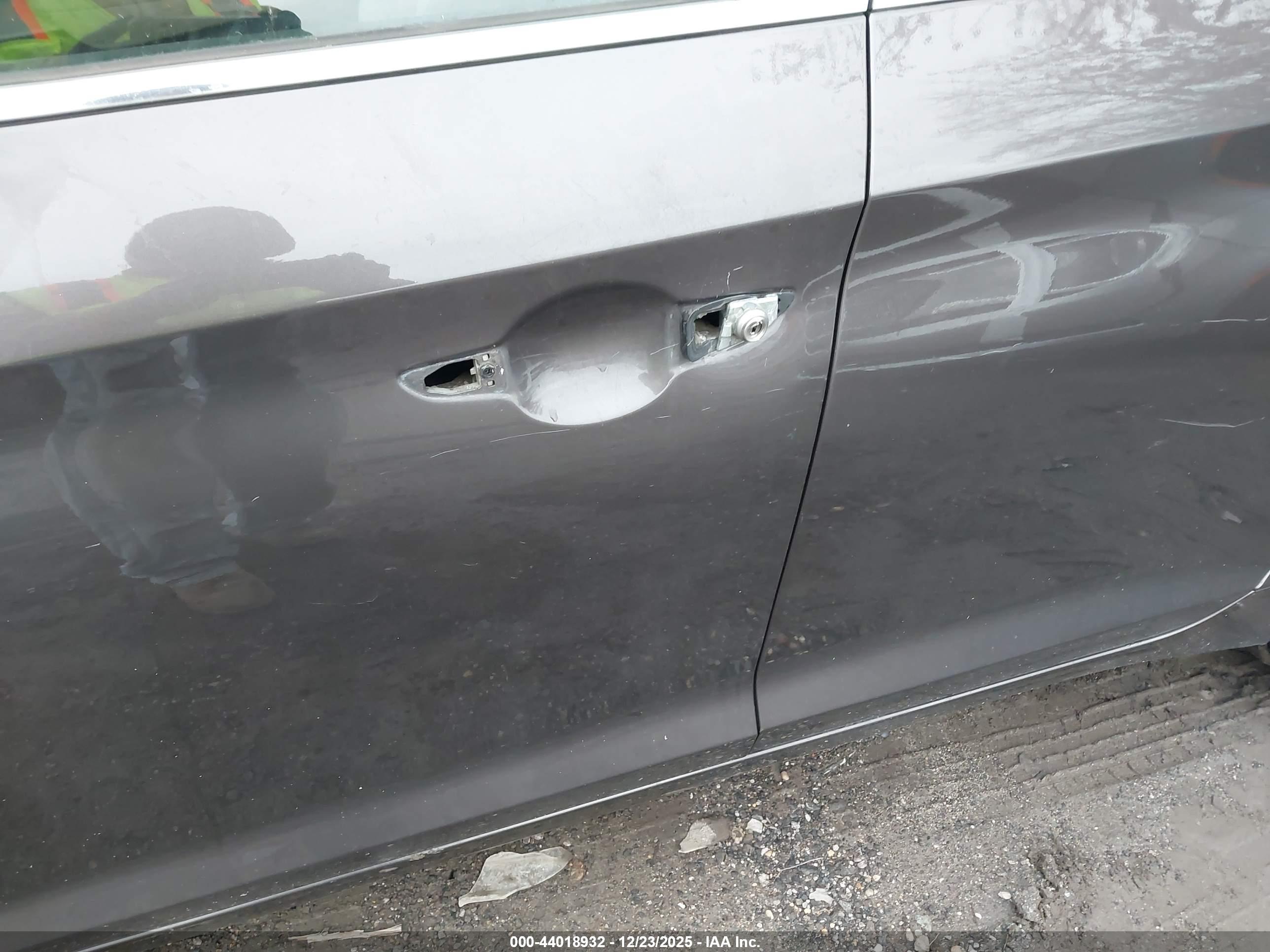 HYUNDAI SONATA image 6