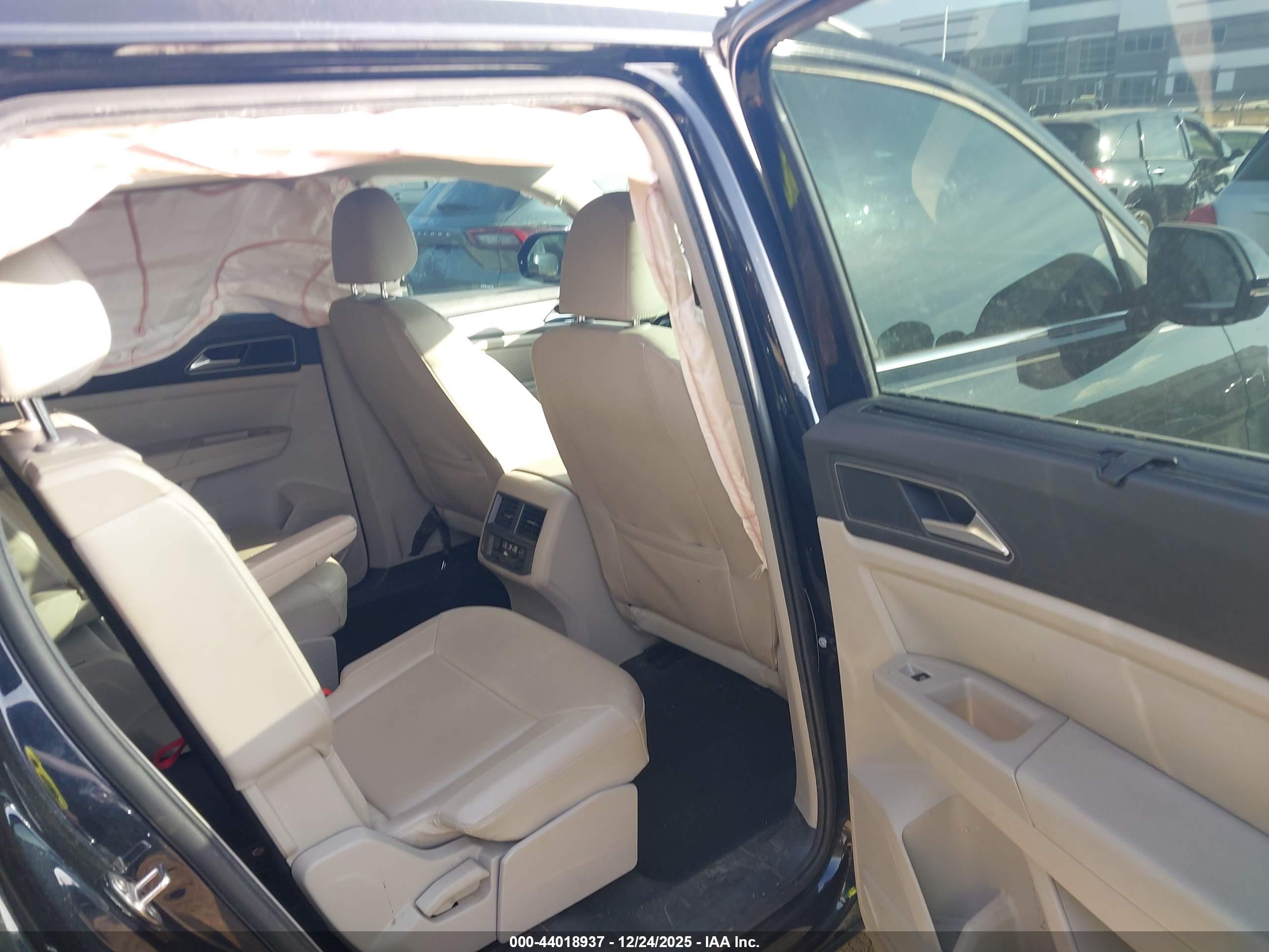 VOLKSWAGEN ATLAS image 8