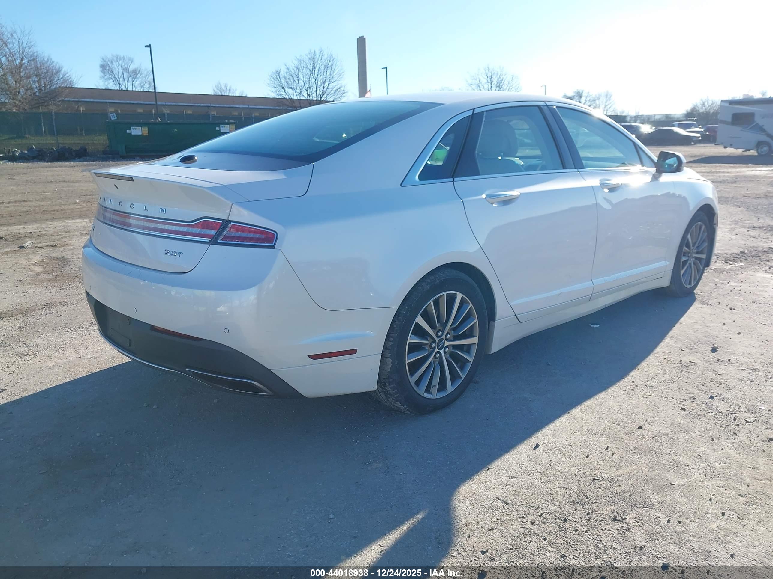 LINCOLN MKZ image 4