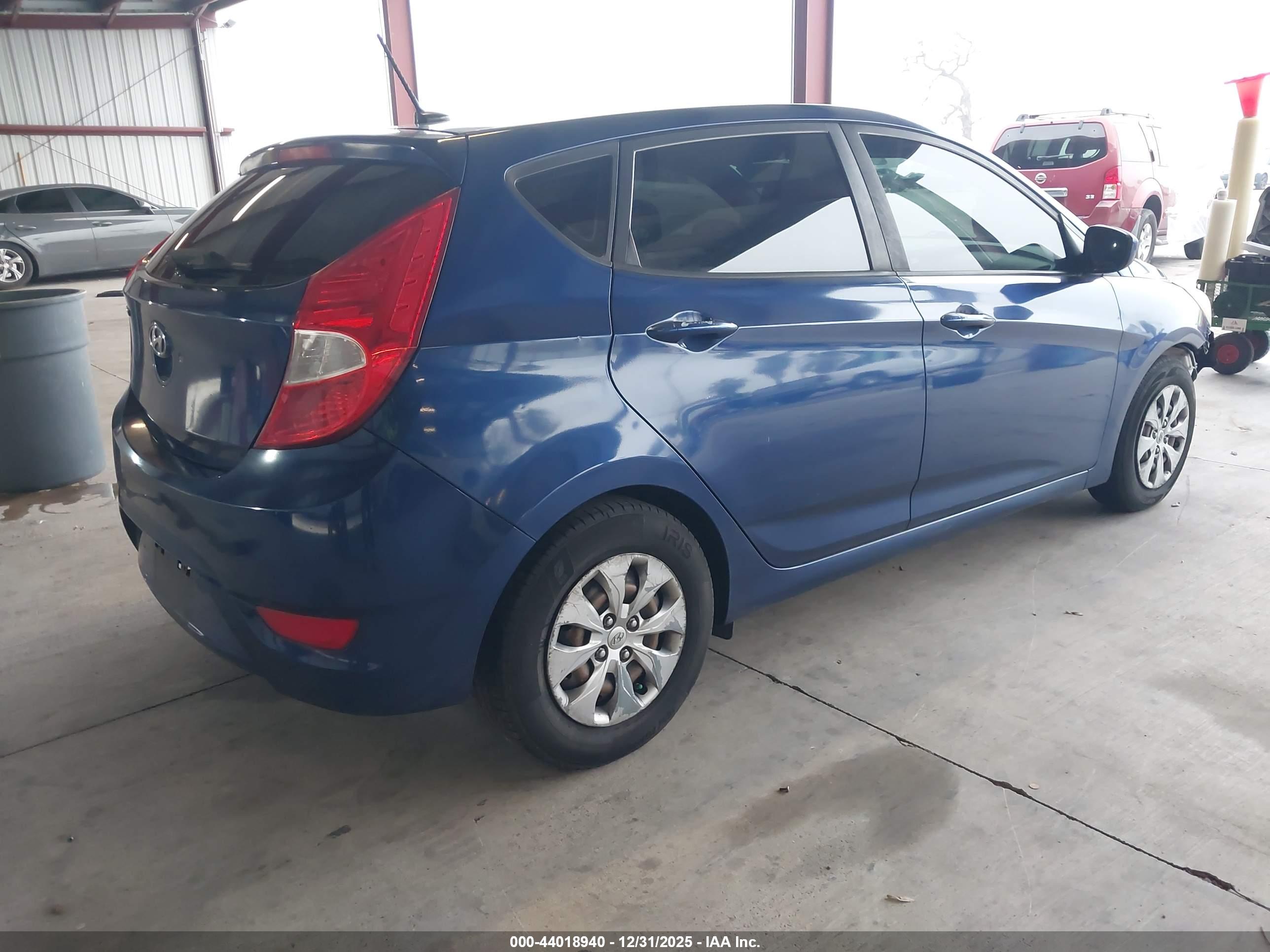 HYUNDAI ACCENT image 4