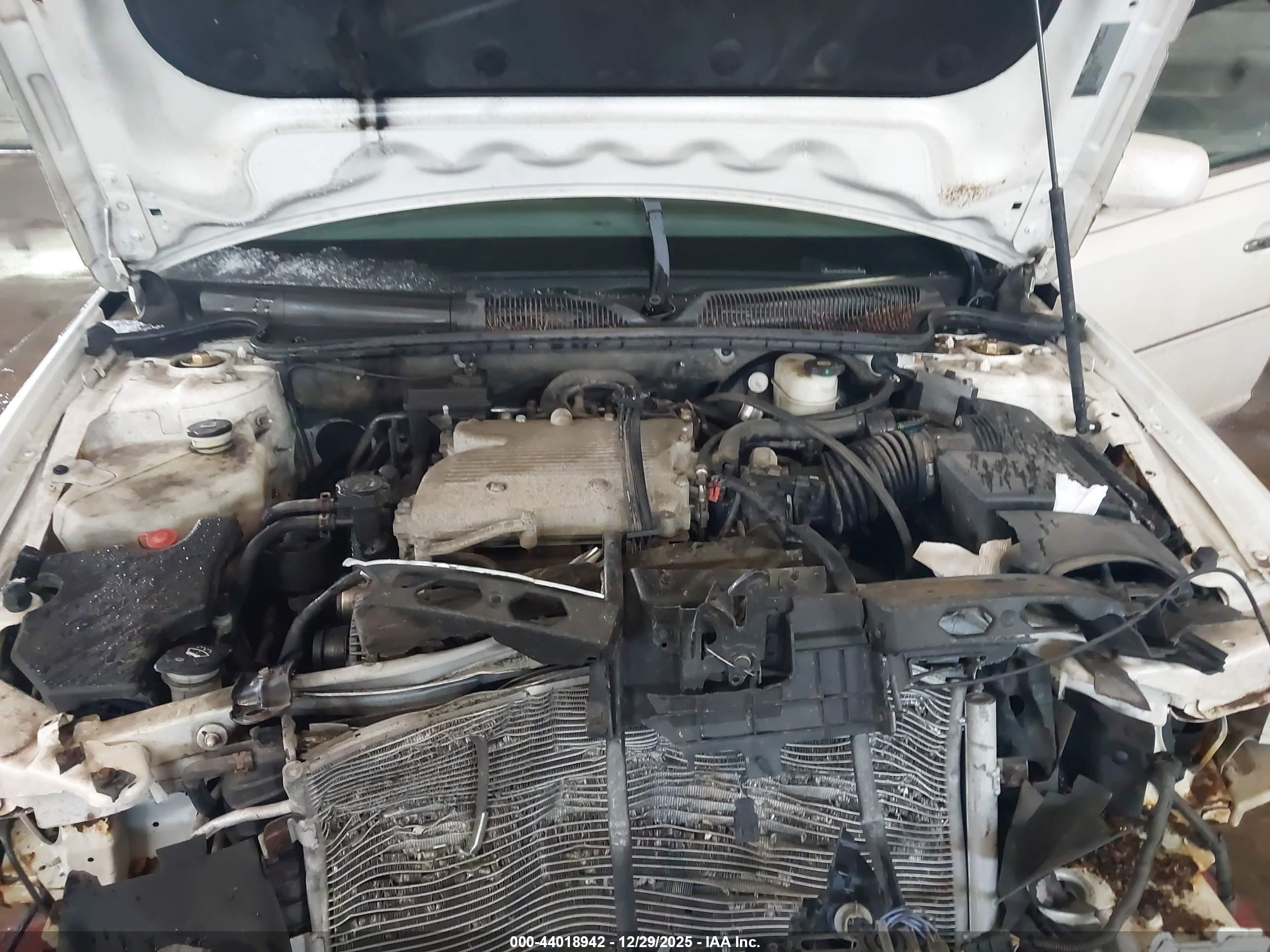 BUICK LUCERNE image 10