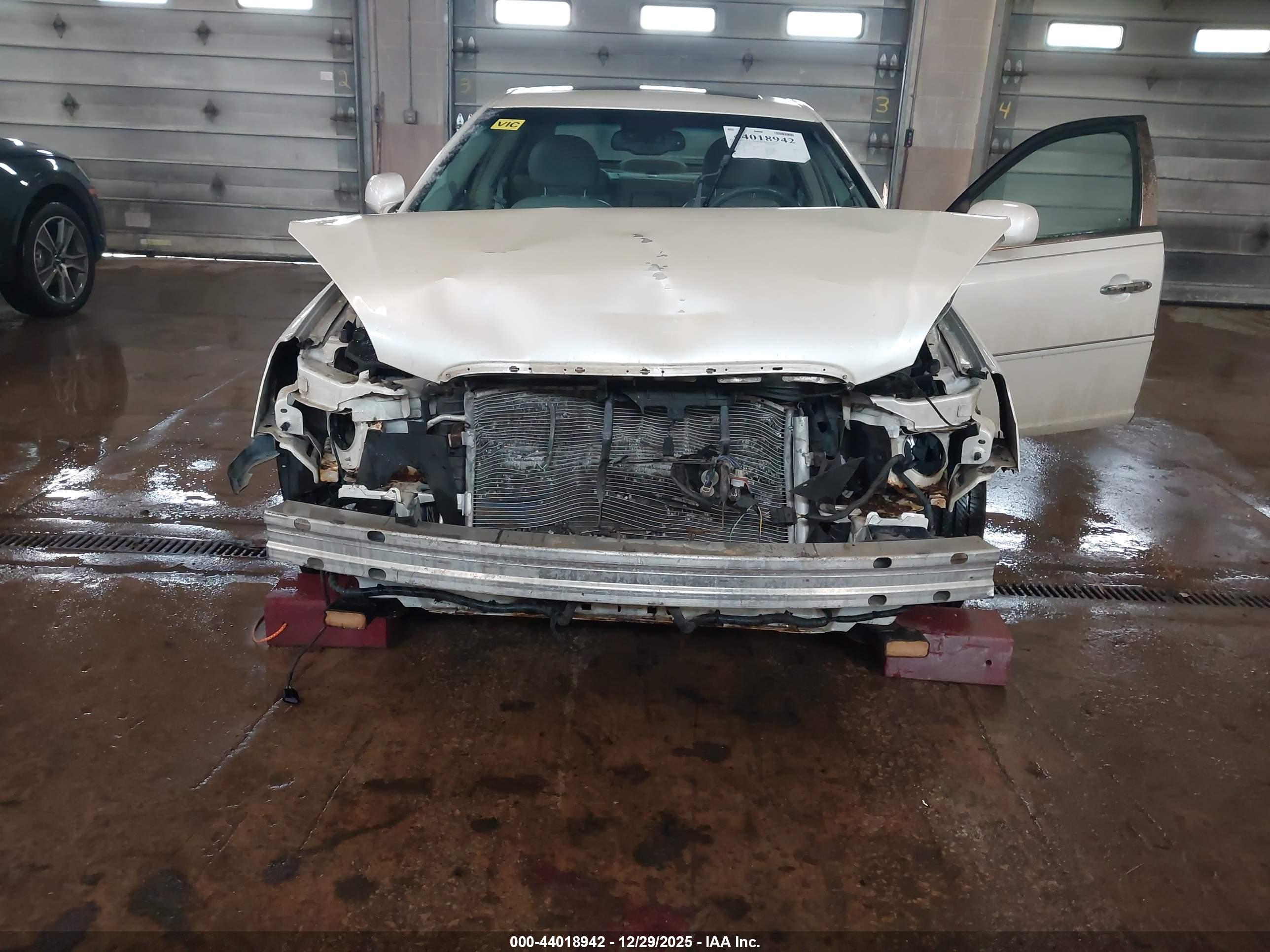BUICK LUCERNE image 6