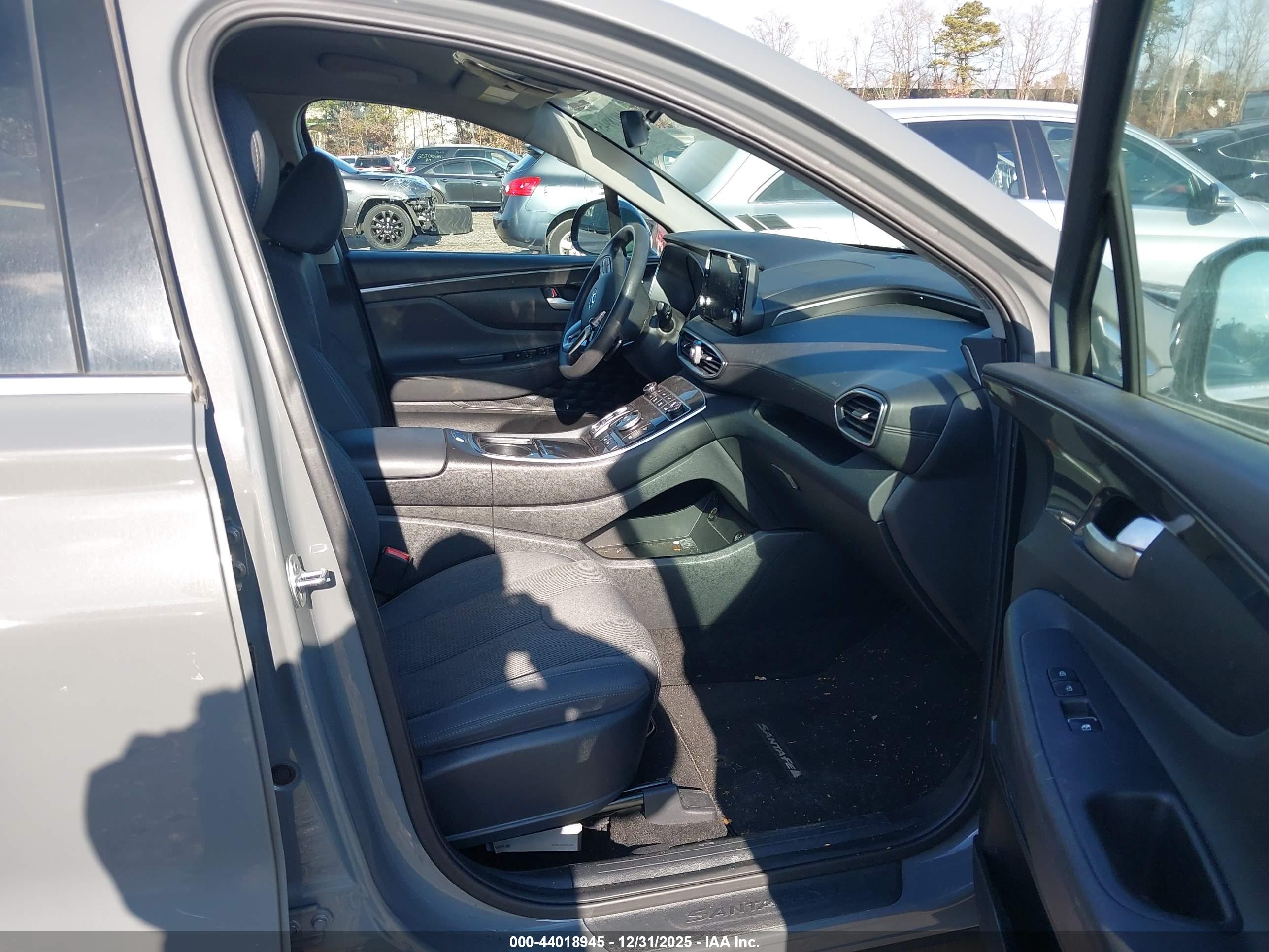 HYUNDAI SANTA image 5