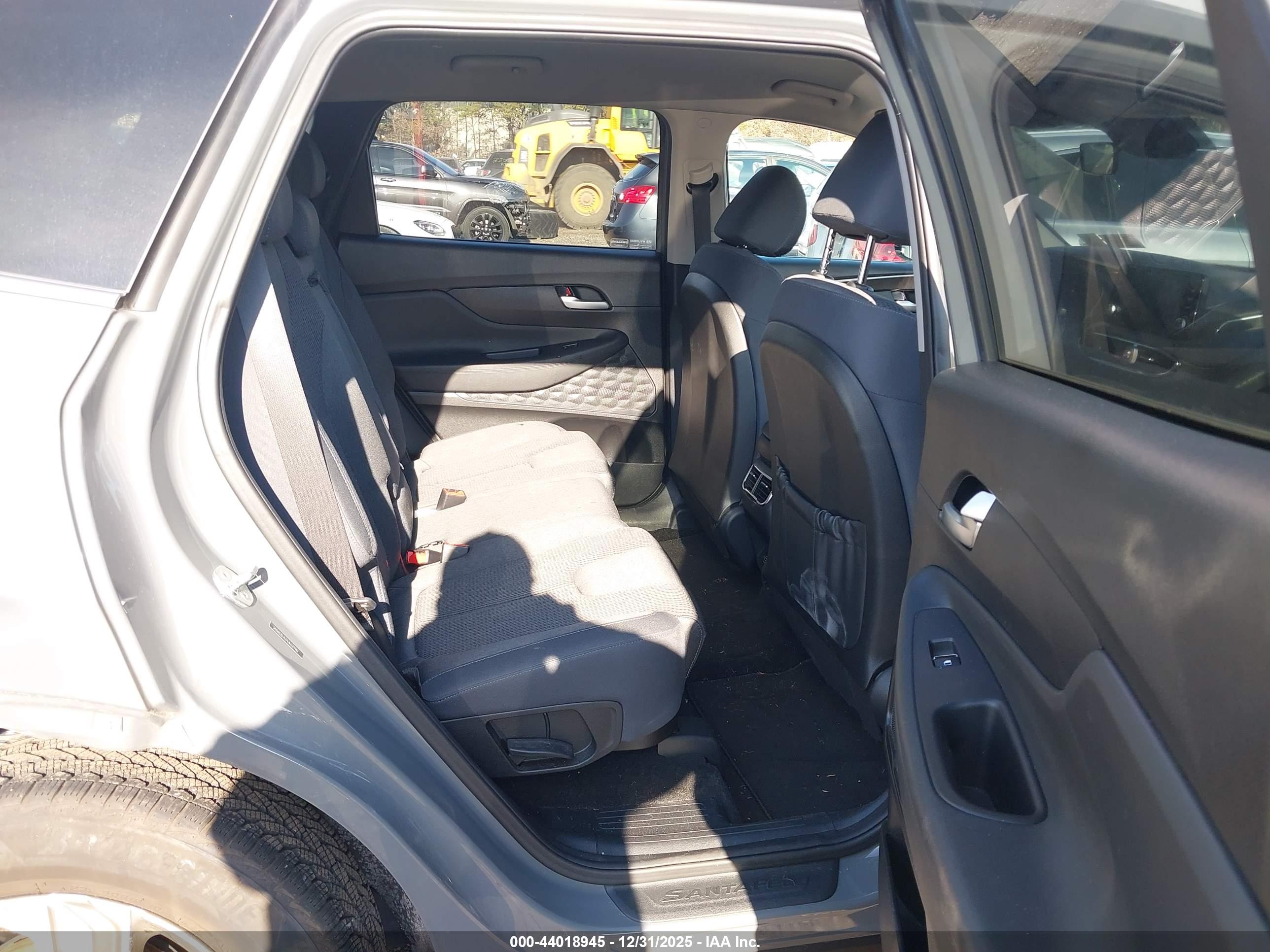 HYUNDAI SANTA image 8